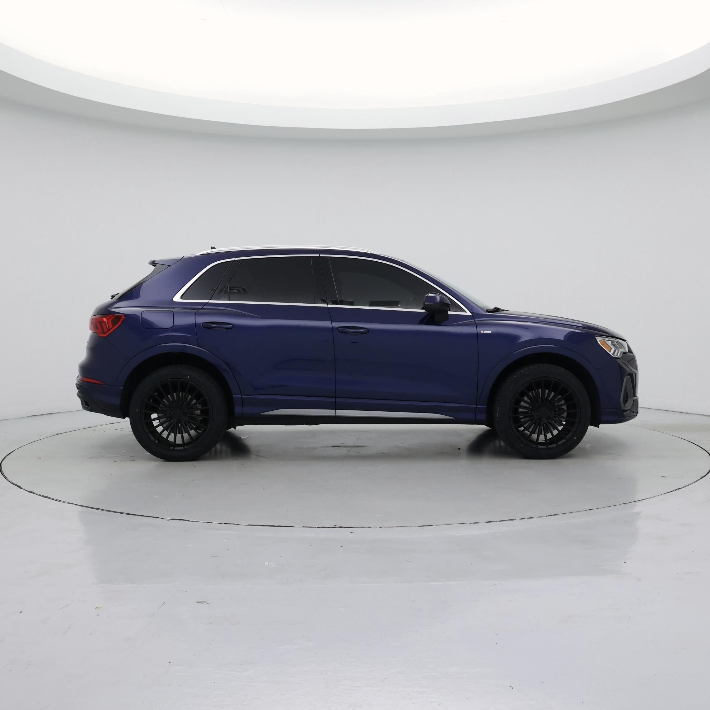 Thumbnail: 2023 Audi Q3 - 7