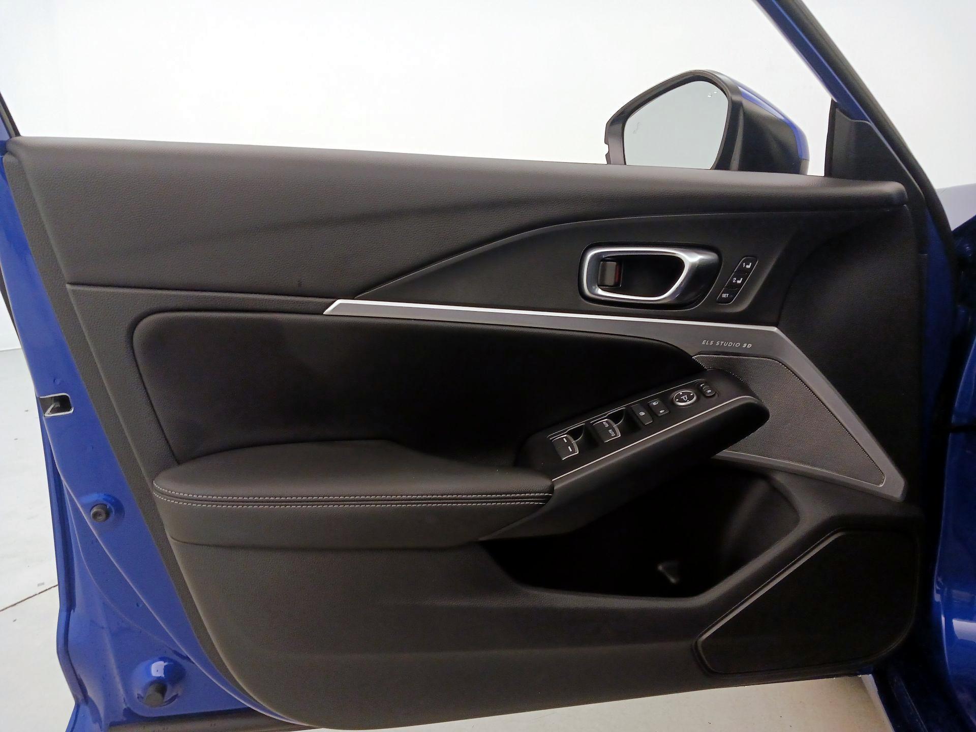 Thumbnail: 2025 Acura Integra - 12