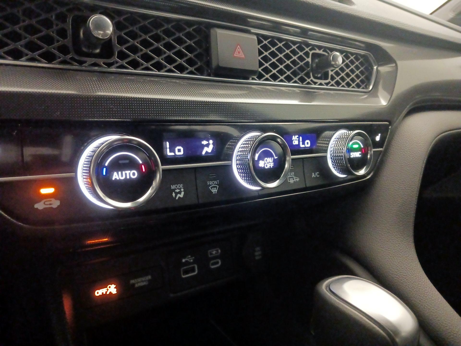 Thumbnail: 2025 Acura Integra - 16