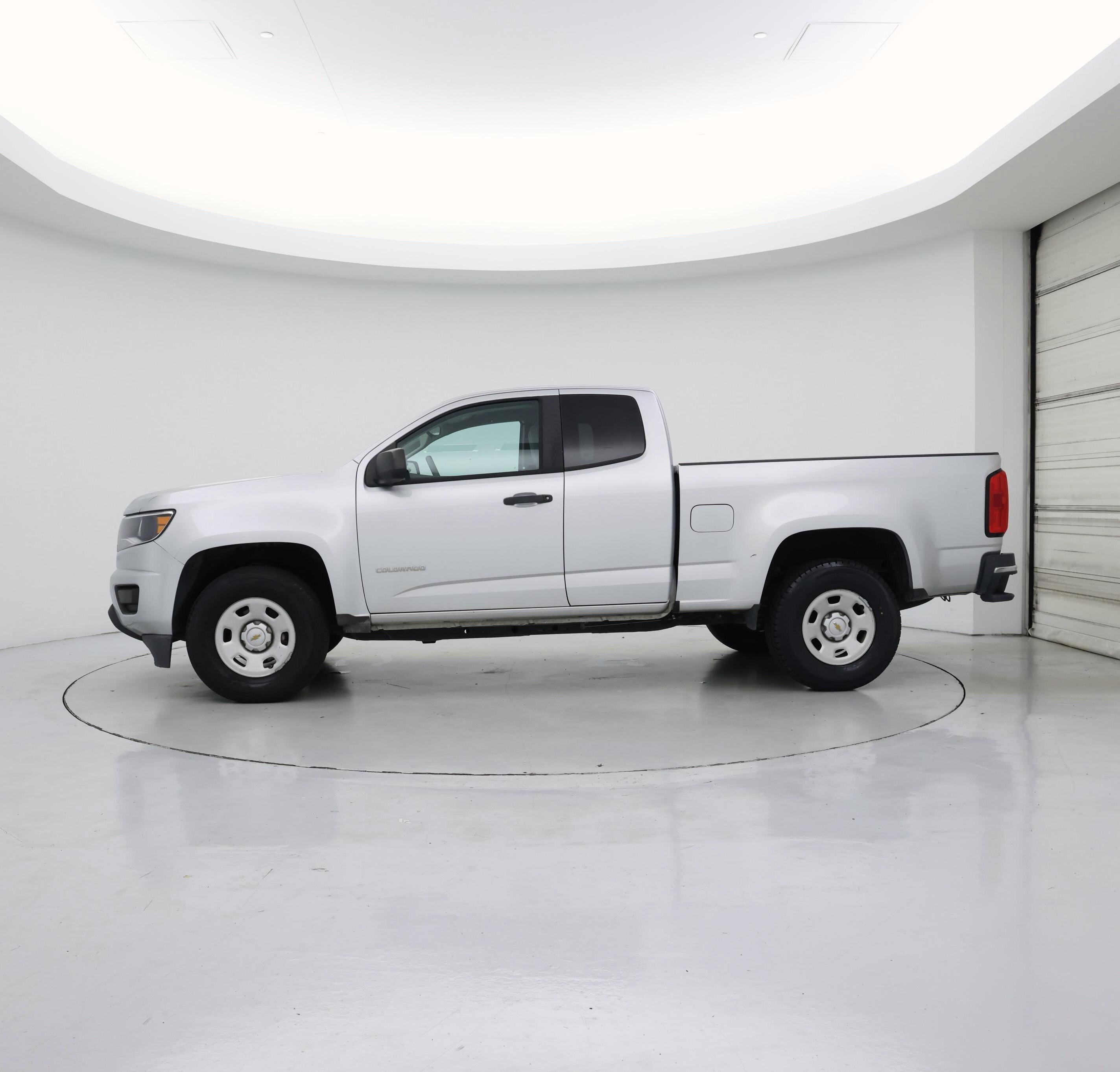 Thumbnail: 2020 Chevrolet Colorado - 3