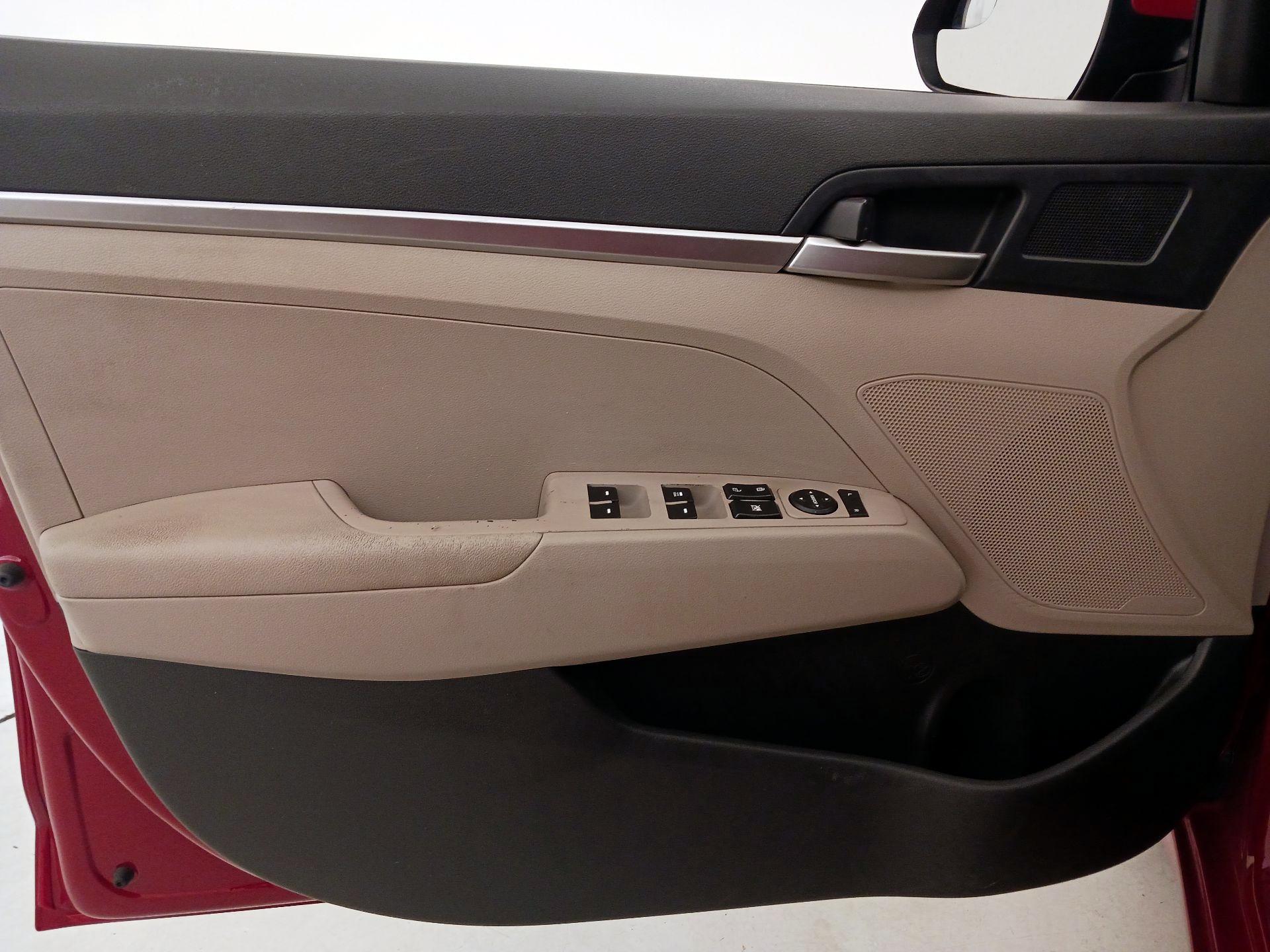 Thumbnail: 2020 Hyundai Elantra - 12