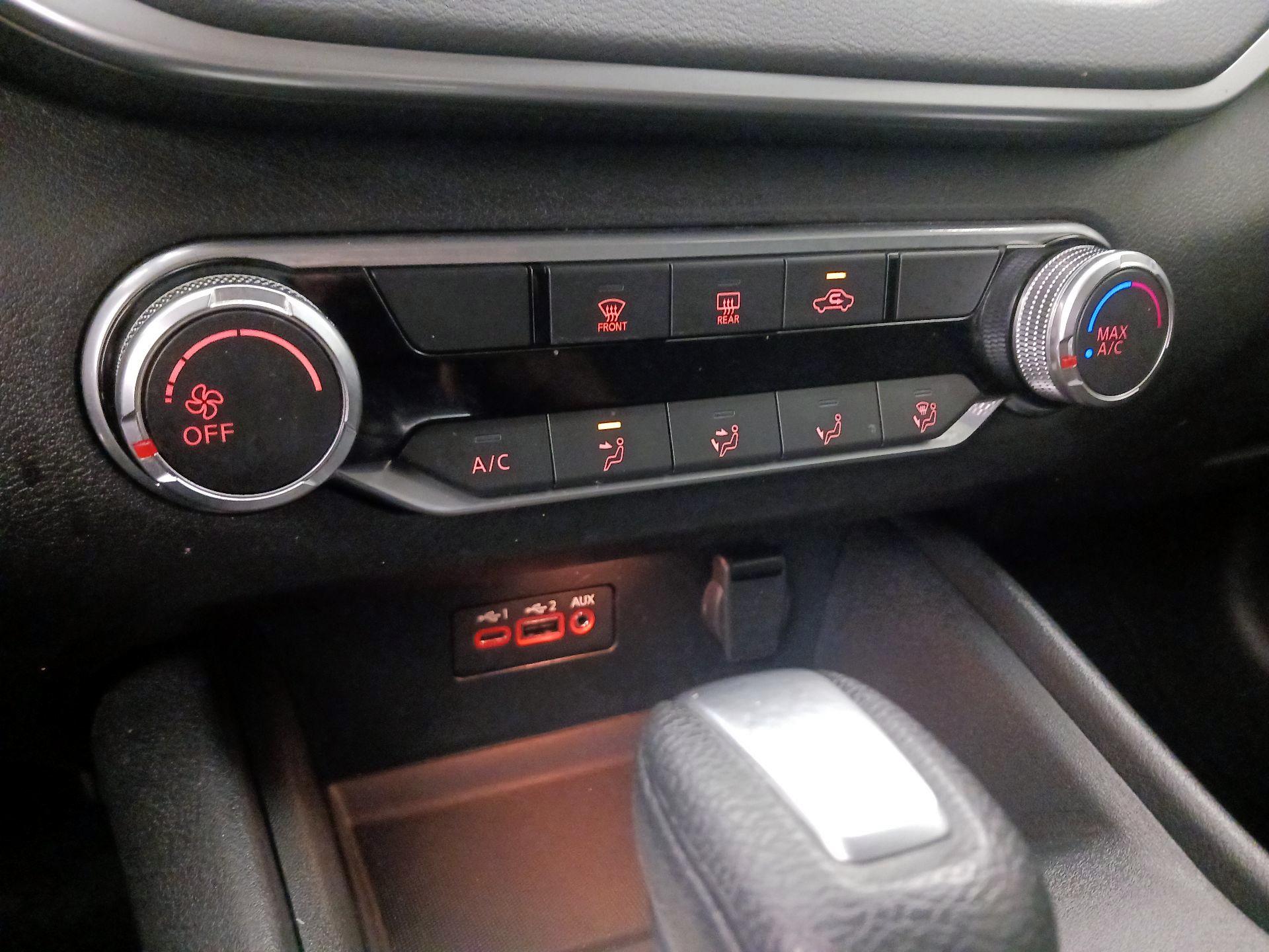 Thumbnail: 2019 Nissan Altima - 16