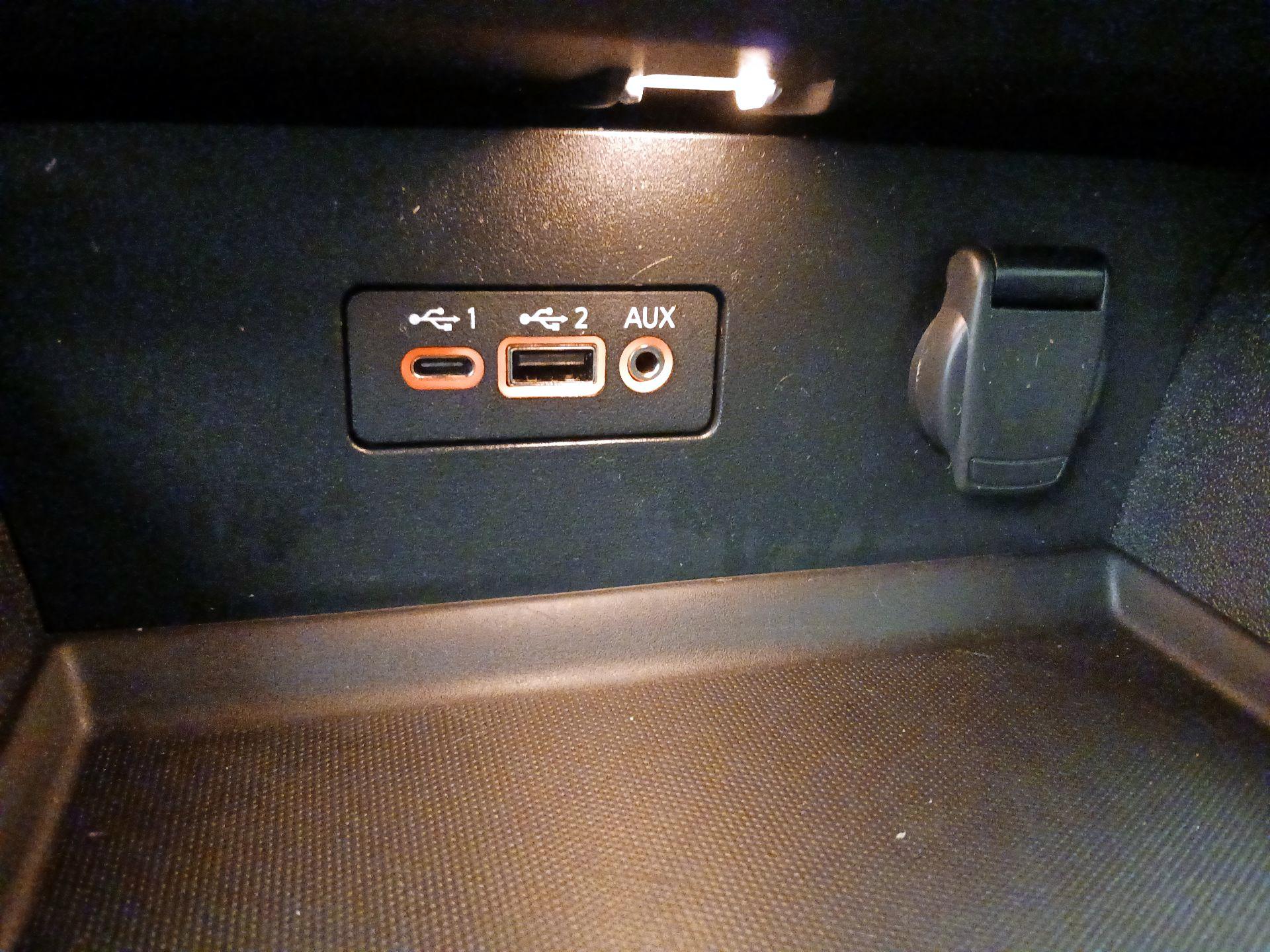 Thumbnail: 2019 Nissan Altima - 18