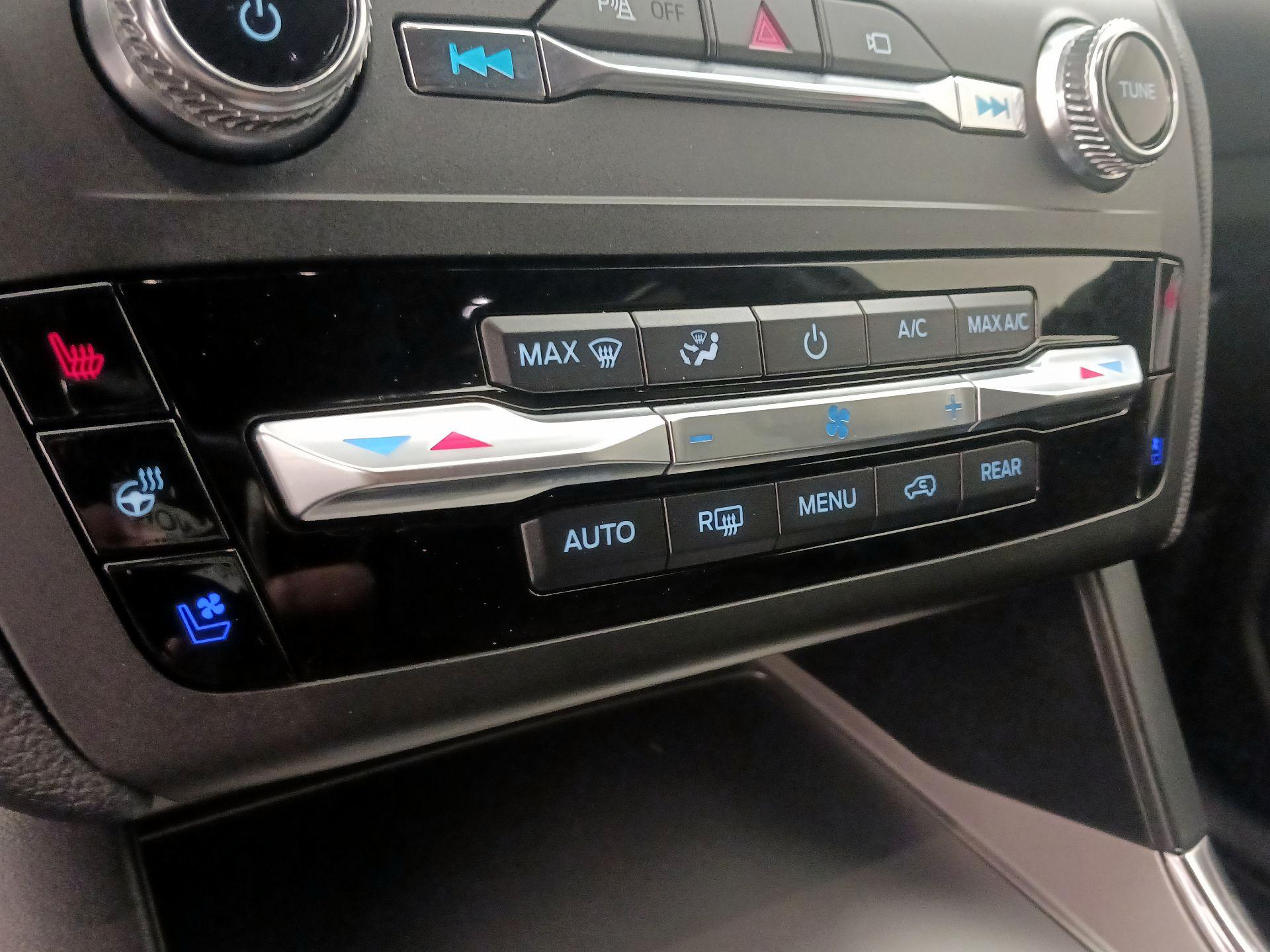 Thumbnail: 2020 Ford Explorer - 17