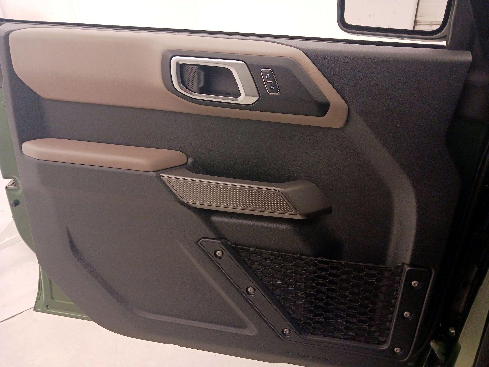 Thumbnail: 2022 Ford Bronco - 12