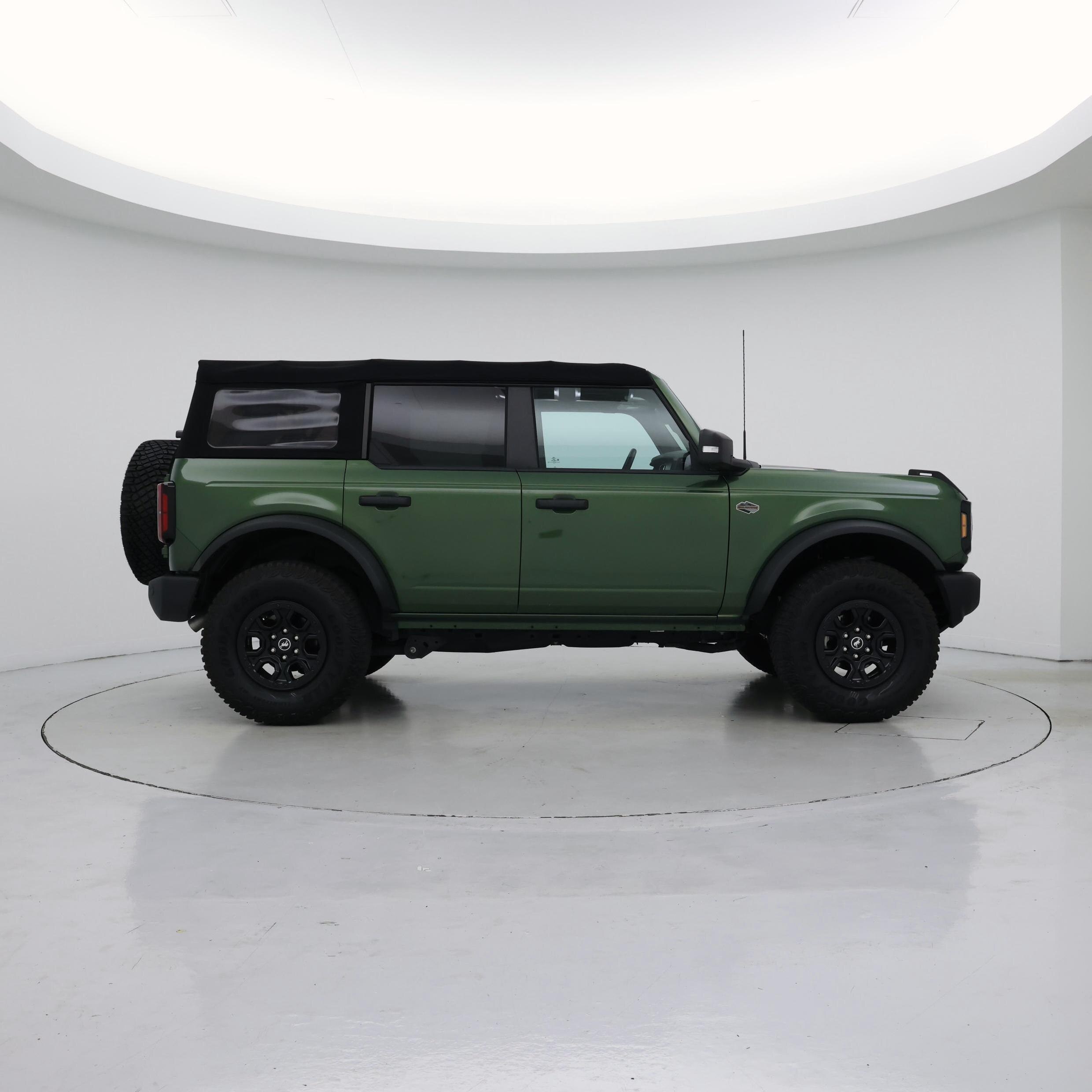 Thumbnail: 2022 Ford Bronco - 7