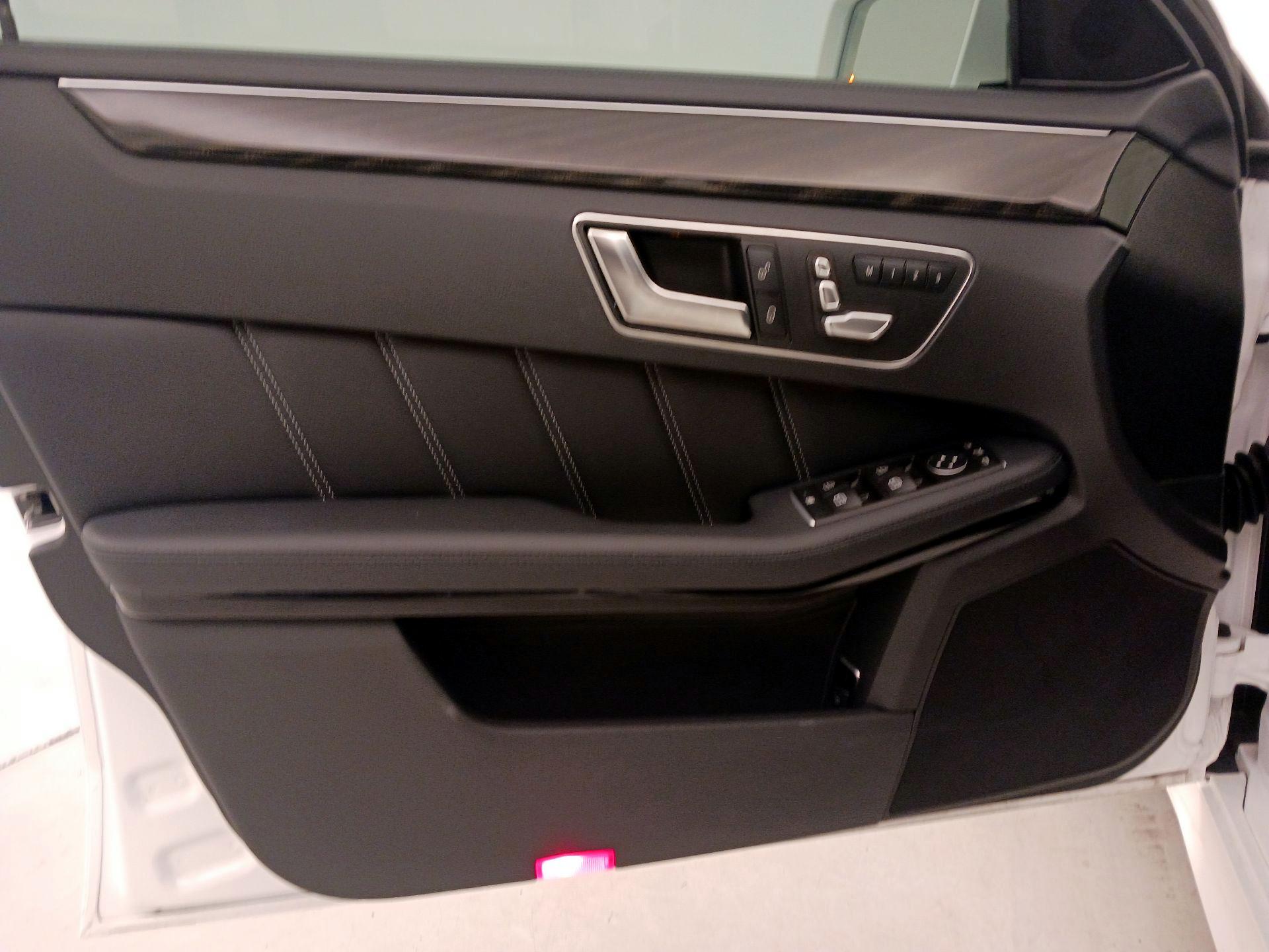 Thumbnail: 2015 Mercedes-Benz E-Class - 12