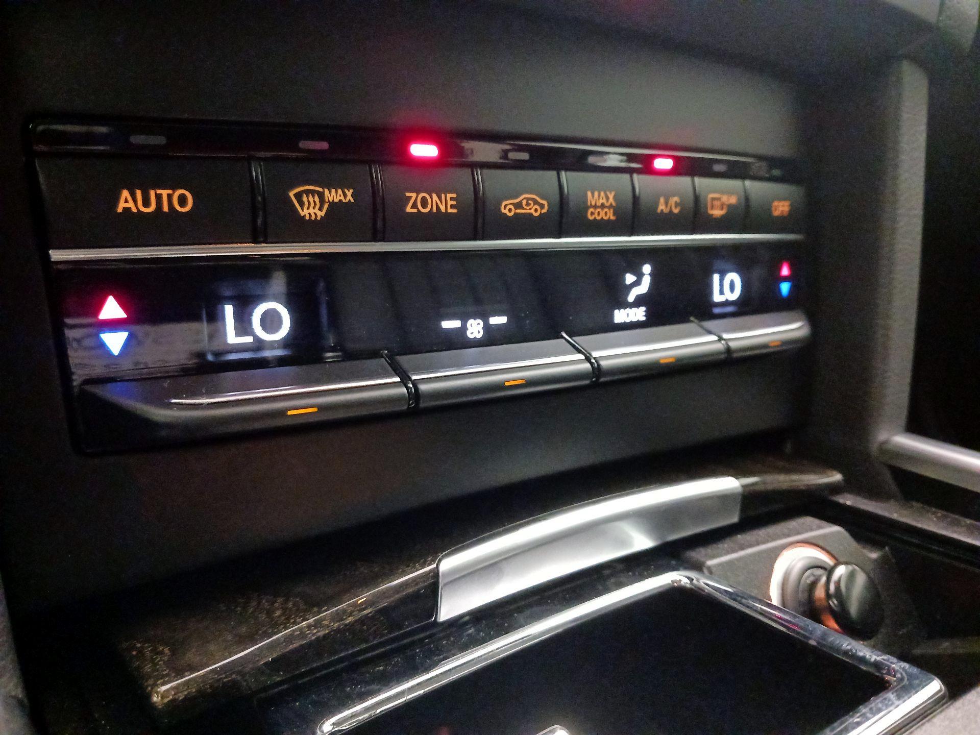 Thumbnail: 2015 Mercedes-Benz E-Class - 17