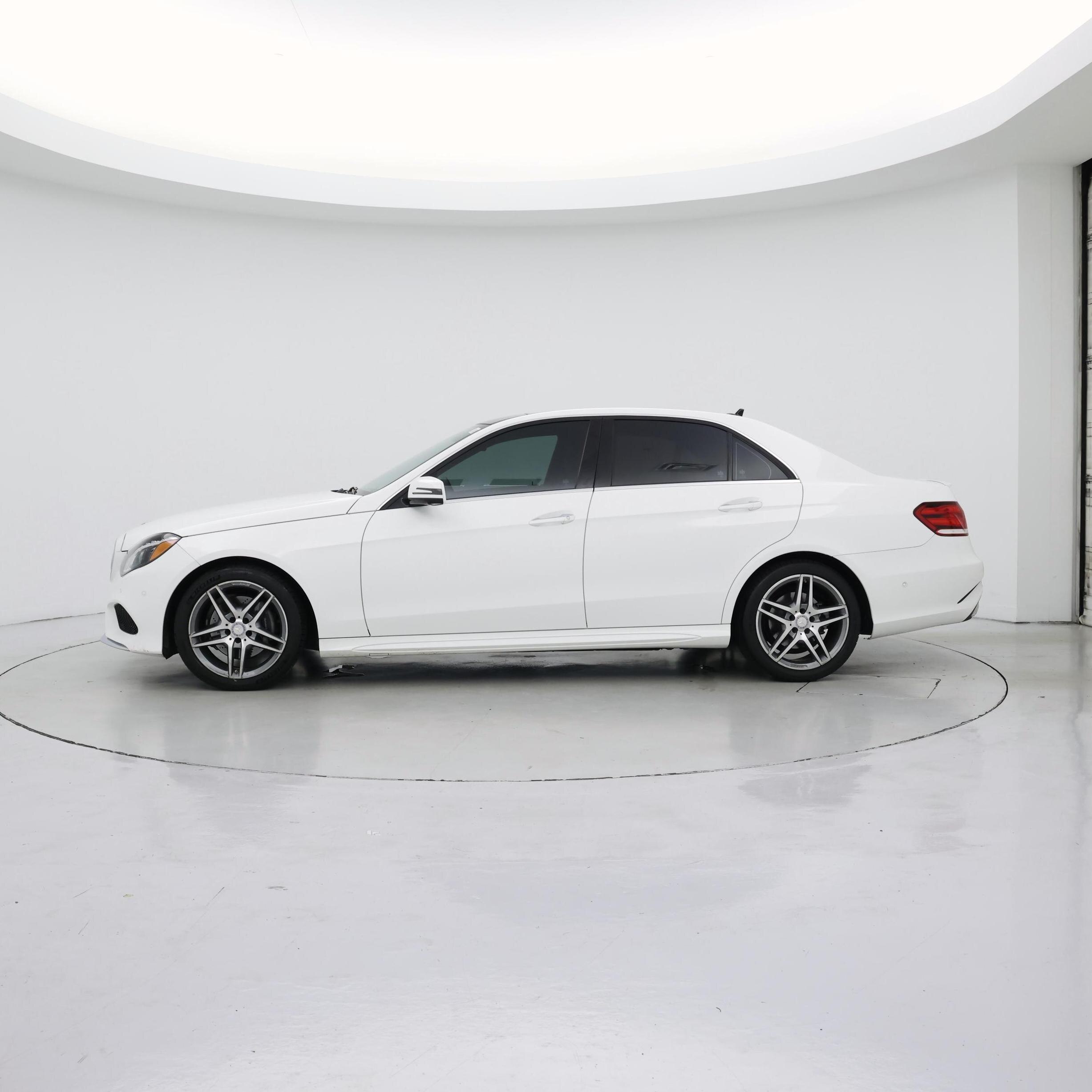 Thumbnail: 2015 Mercedes-Benz E-Class - 3