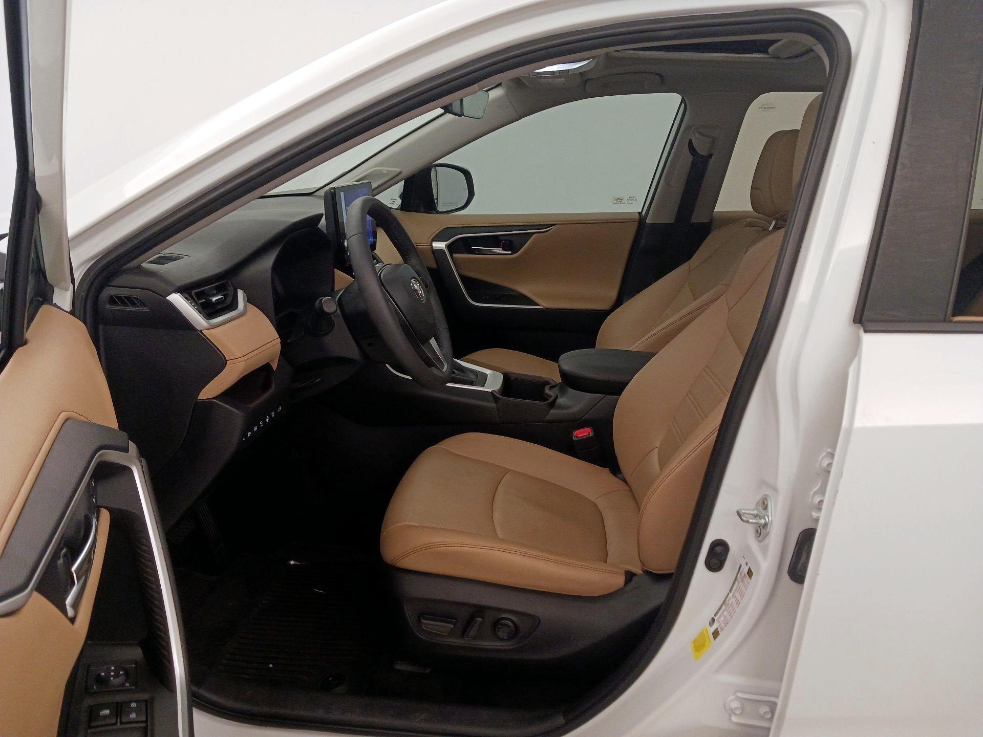 Thumbnail: 2024 Toyota RAV4 - 11