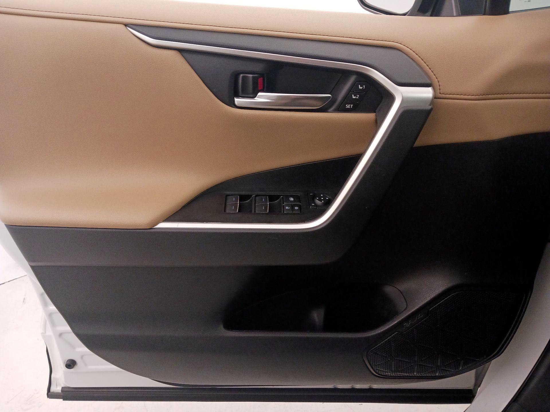 Thumbnail: 2024 Toyota RAV4 - 12