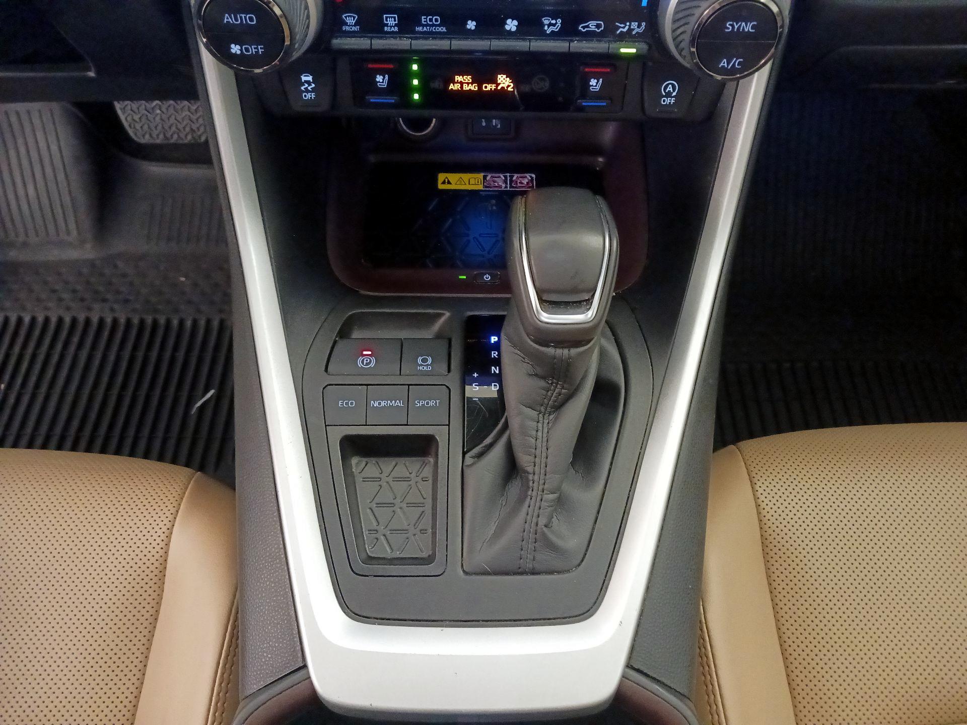 Thumbnail: 2024 Toyota RAV4 - 17