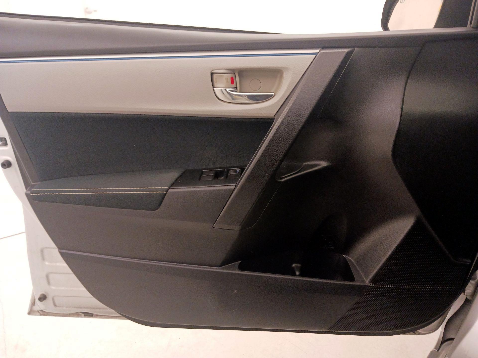 Thumbnail: 2016 Toyota Corolla - 12