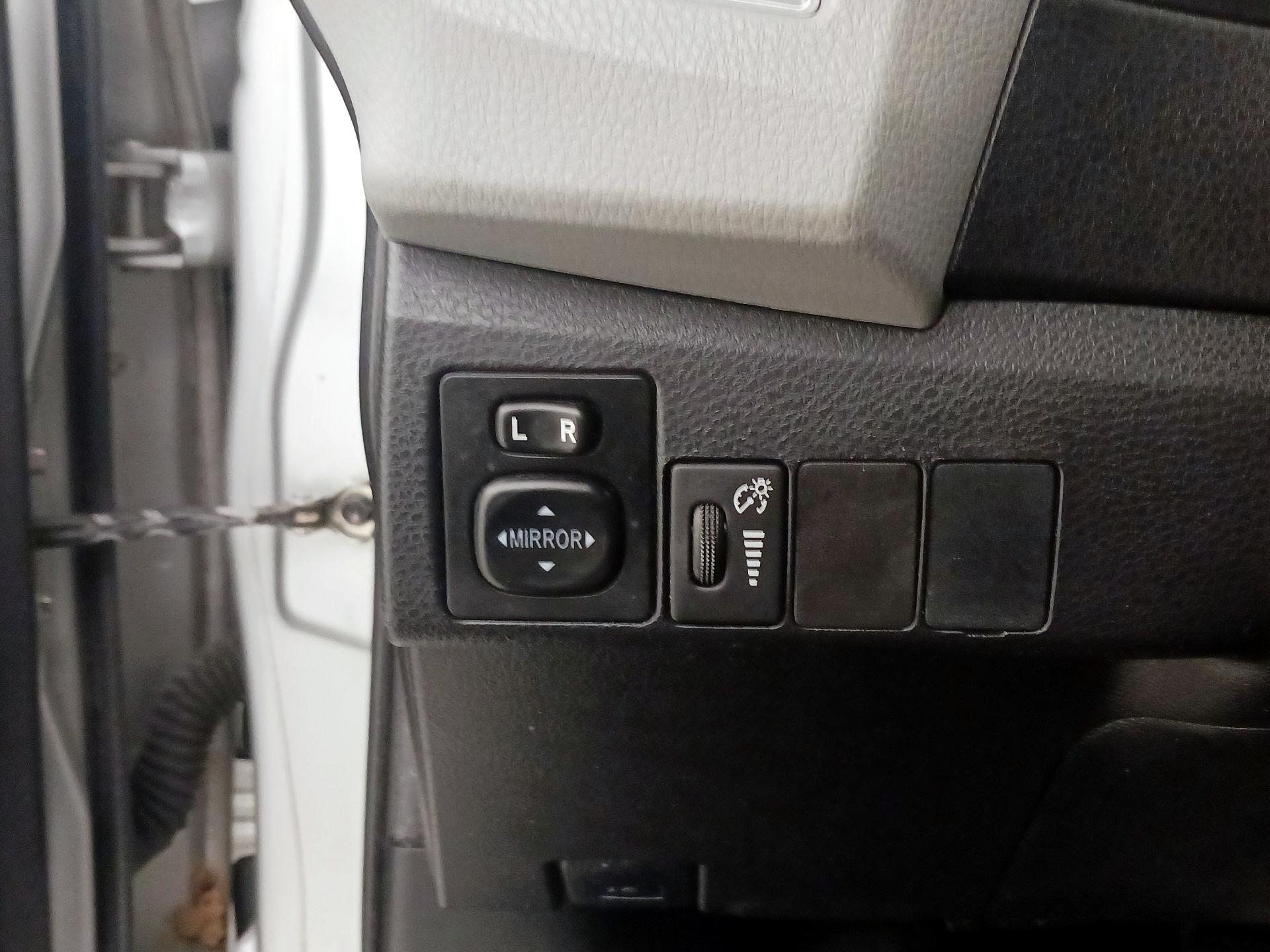 Thumbnail: 2016 Toyota Corolla - 13