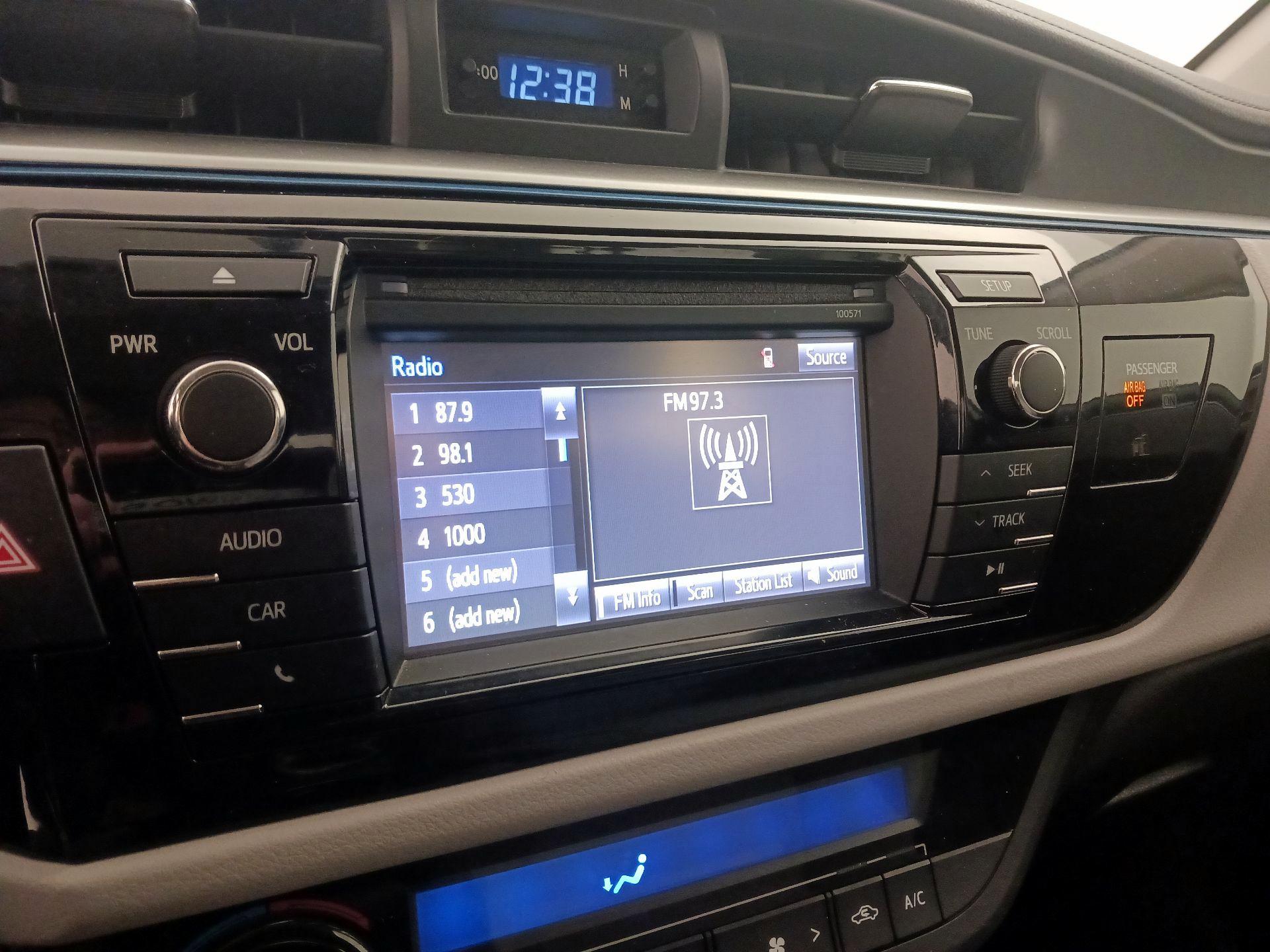 Thumbnail: 2016 Toyota Corolla - 15