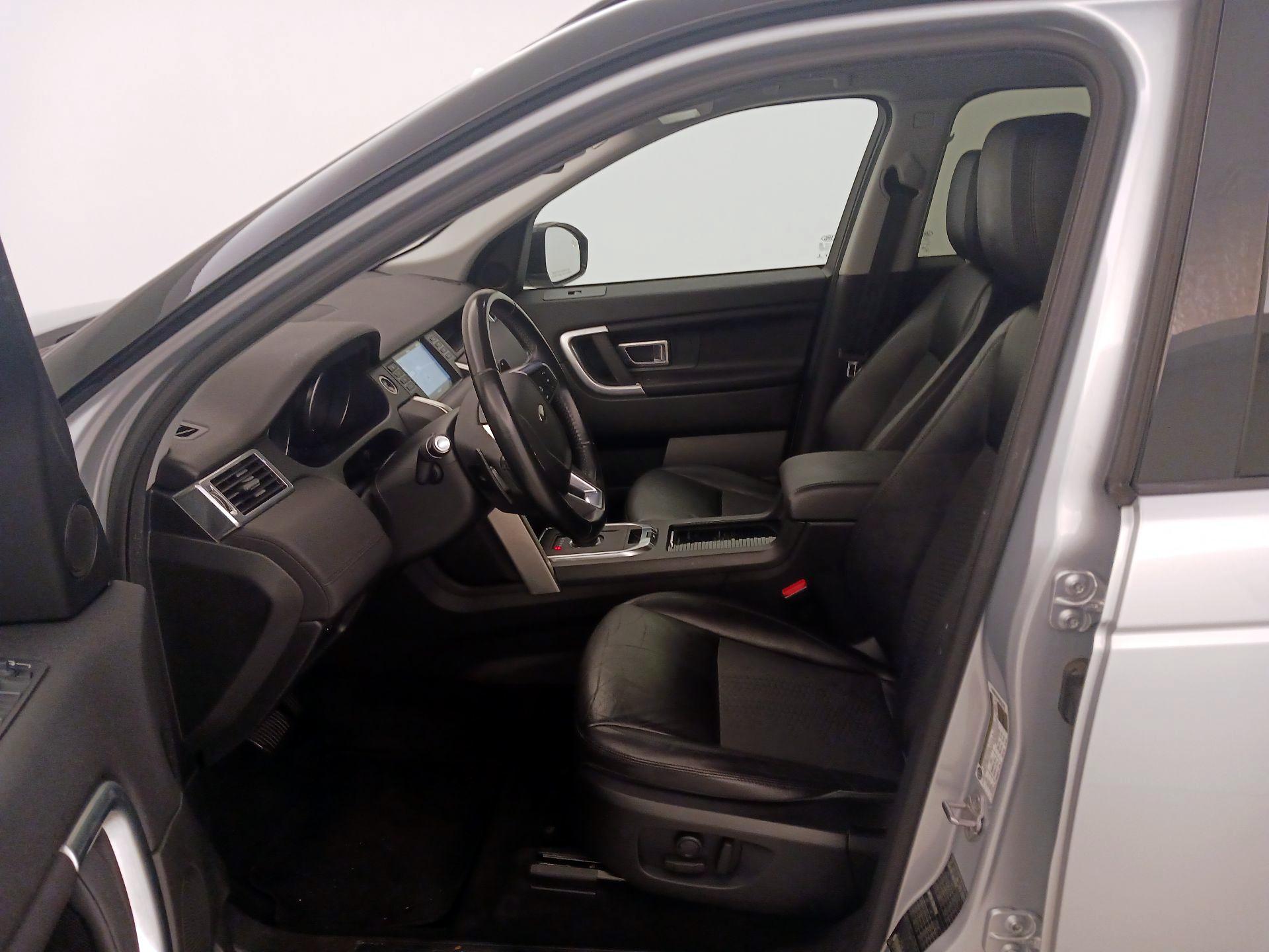 Thumbnail: 2018 Land Rover Discovery Sport - 11