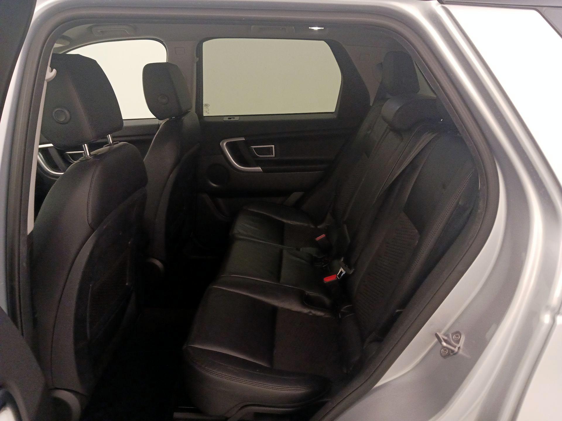 Thumbnail: 2018 Land Rover Discovery Sport - 20