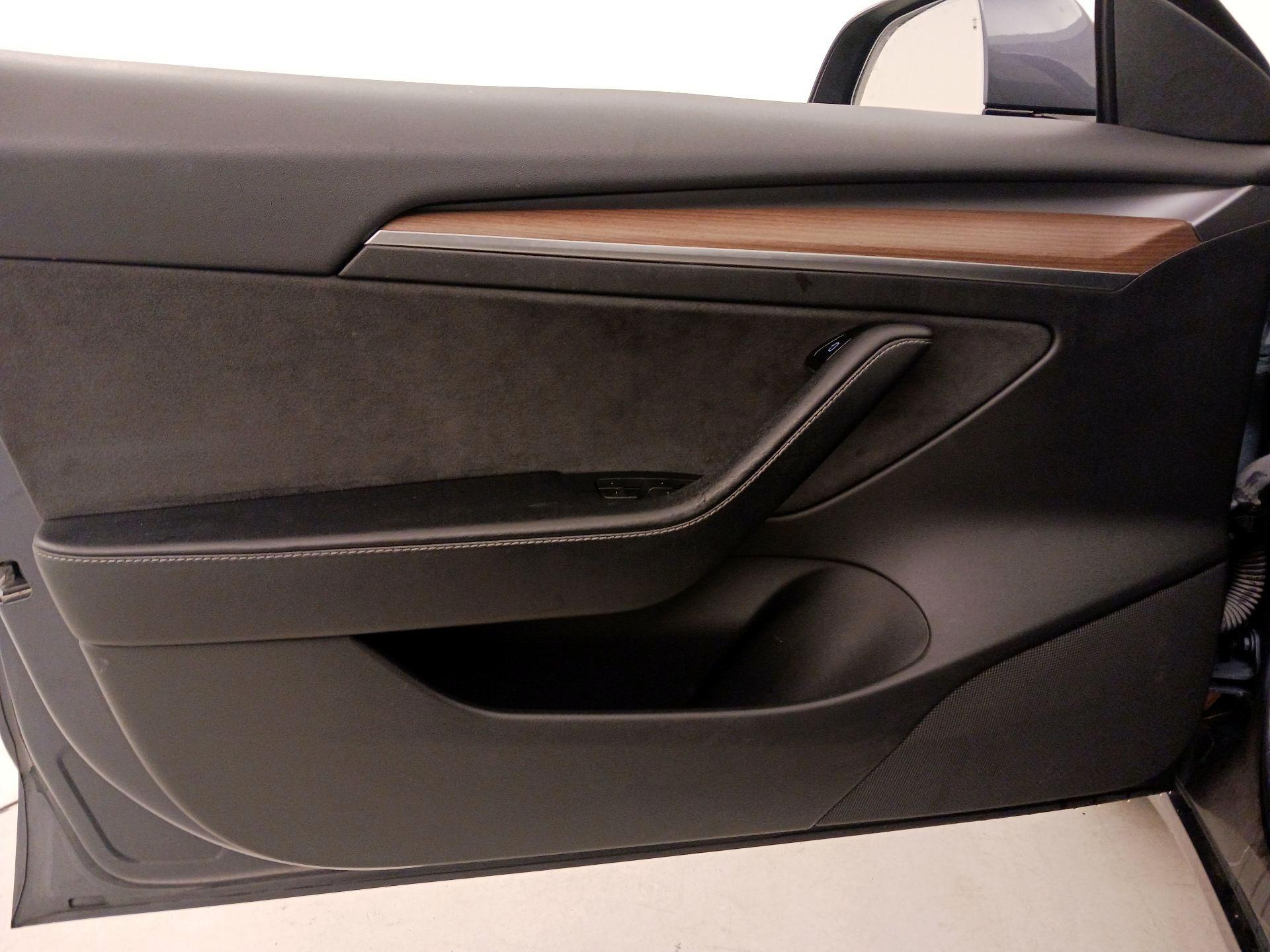 Thumbnail: 2022 Tesla Model 3 - 12