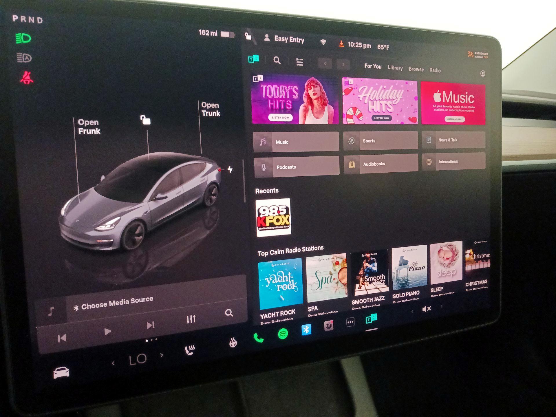 Thumbnail: 2022 Tesla Model 3 - 15