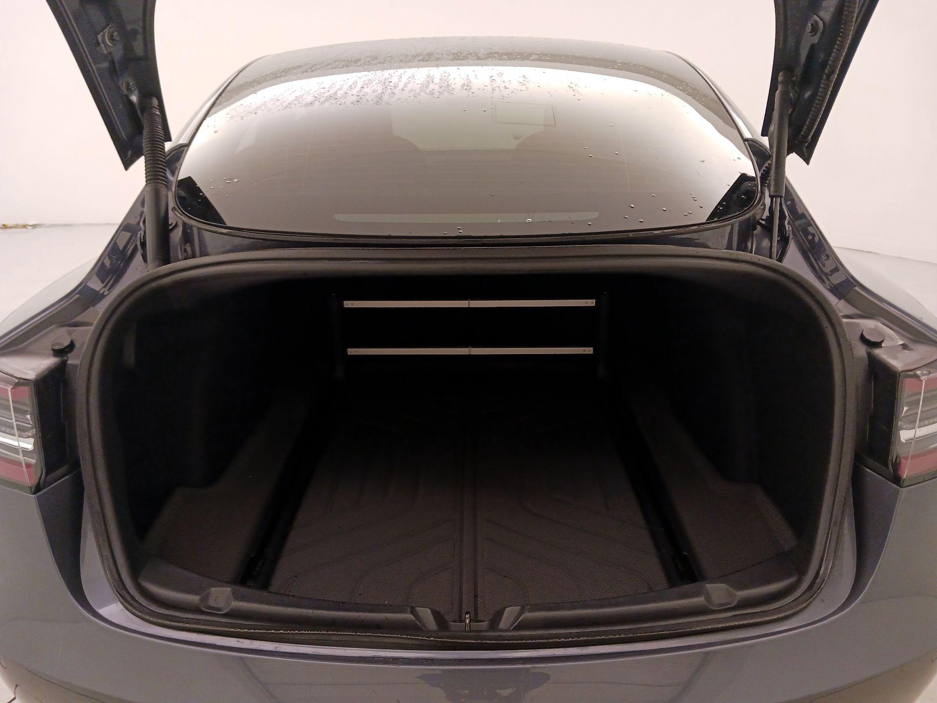 Thumbnail: 2022 Tesla Model 3 - 19