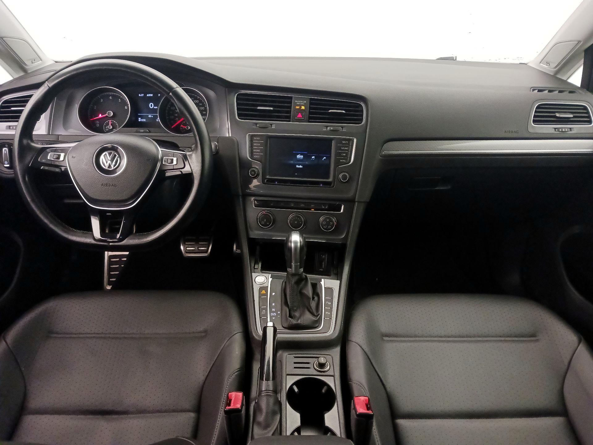 Thumbnail: 2017 Volkswagen Golf - 9