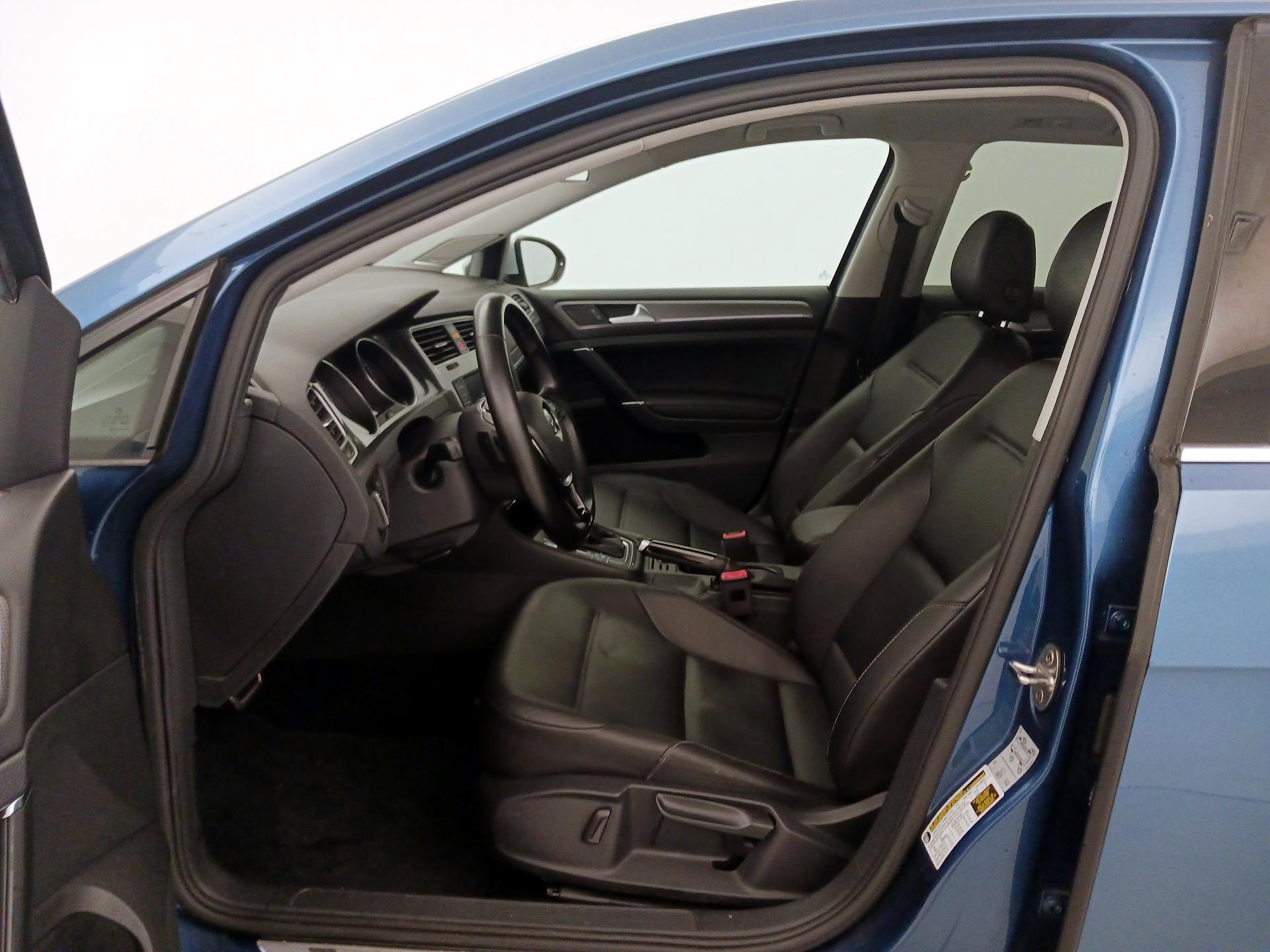 Thumbnail: 2017 Volkswagen Golf - 11