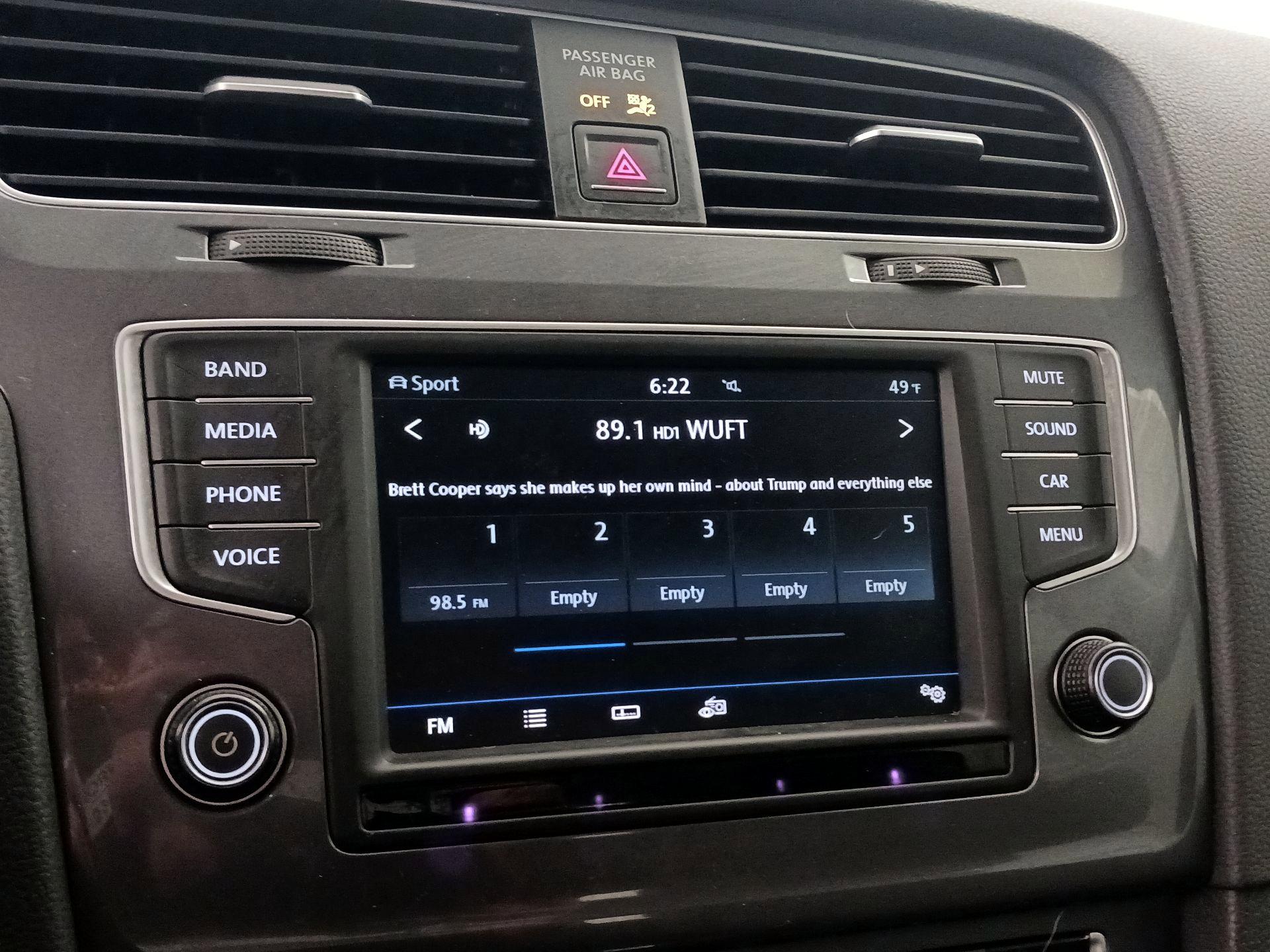 Thumbnail: 2017 Volkswagen Golf - 15