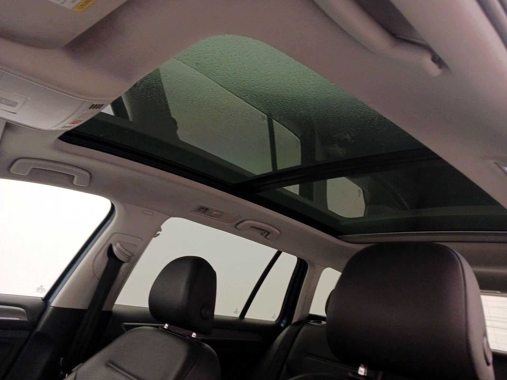 Thumbnail: 2017 Volkswagen Golf - 19