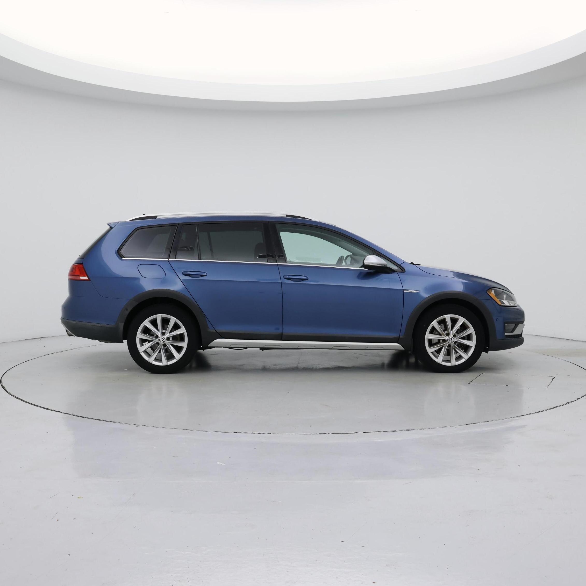Thumbnail: 2017 Volkswagen Golf - 7