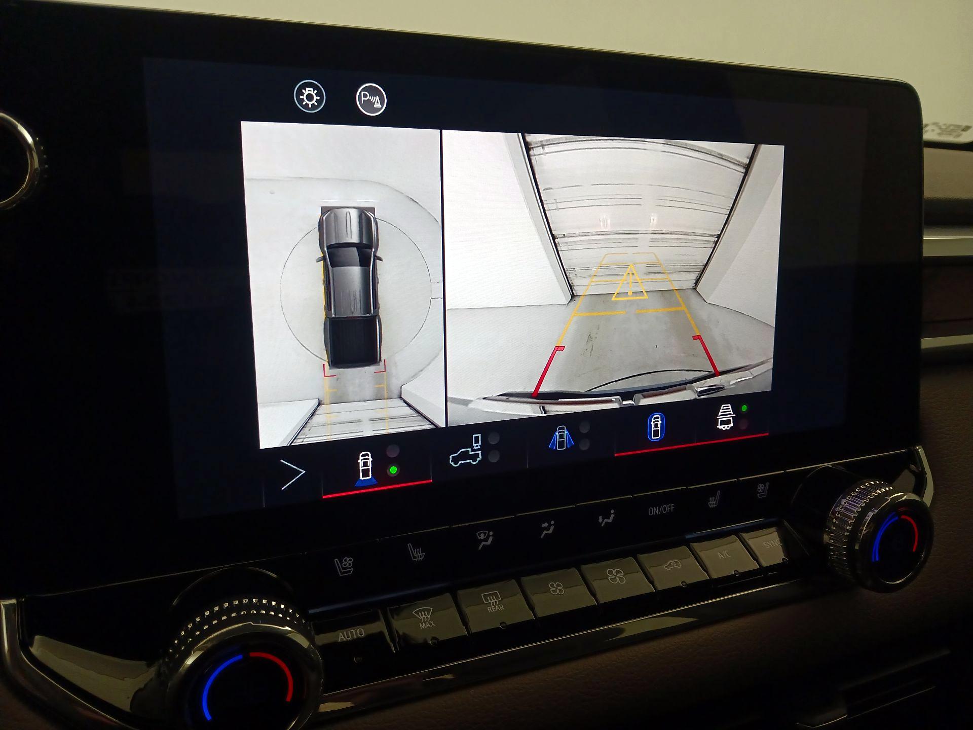 Thumbnail: 2025 GMC Canyon - 15