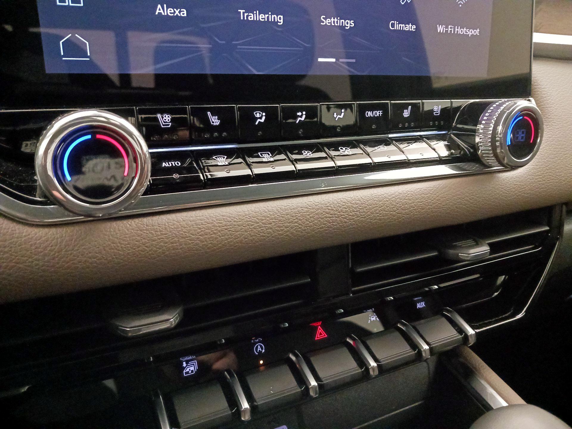 Thumbnail: 2025 GMC Canyon - 17