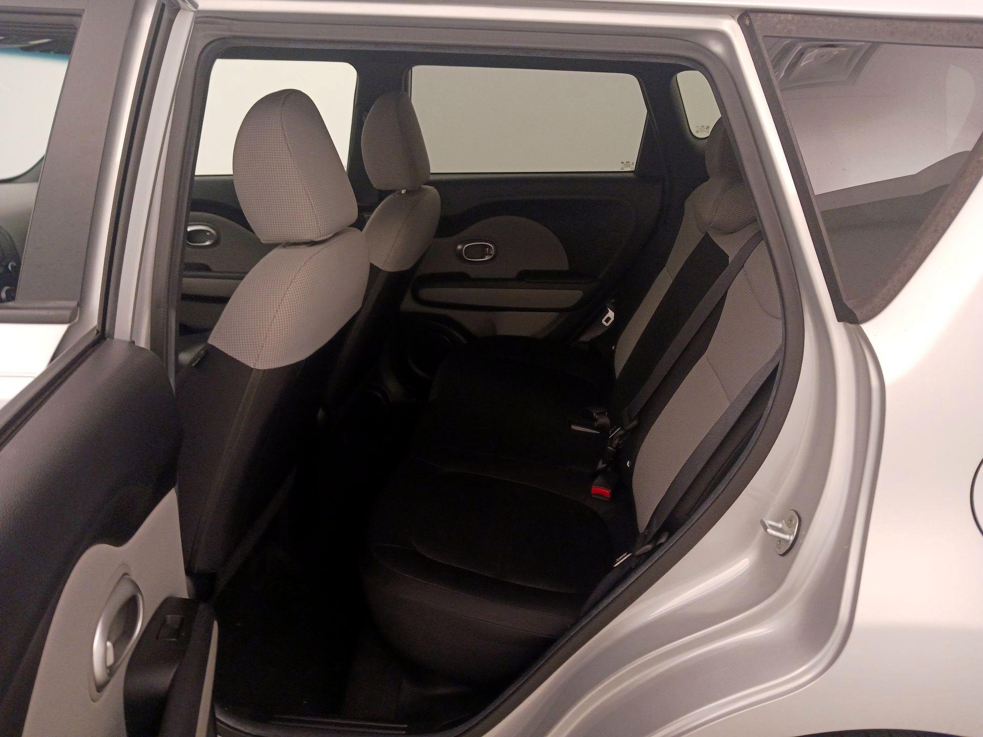 Thumbnail: 2015 Kia Soul - 18