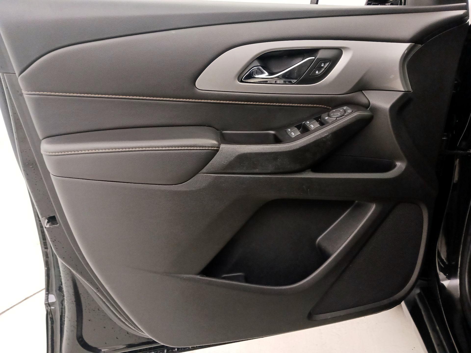 Thumbnail: 2020 Chevrolet Traverse - 12