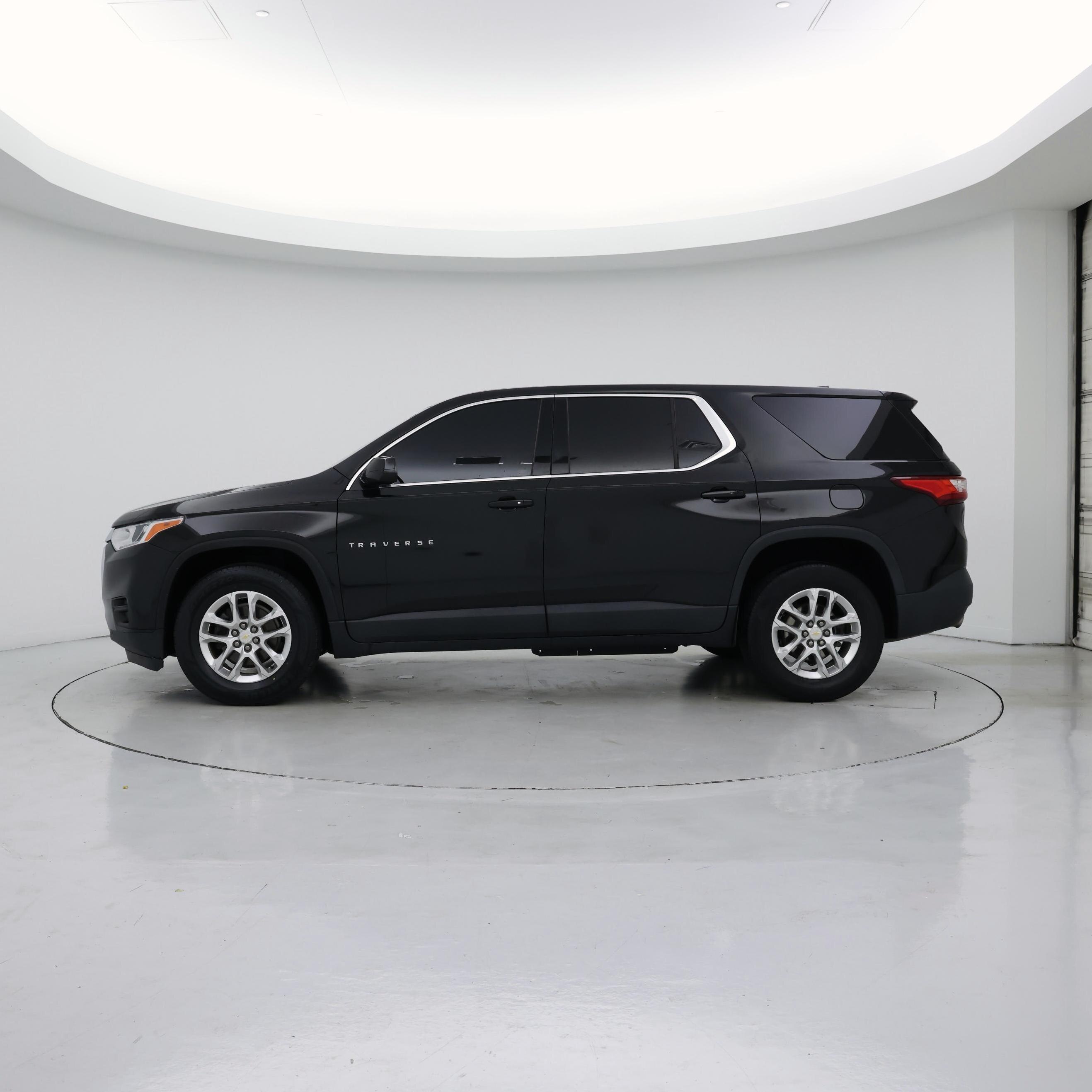 Thumbnail: 2020 Chevrolet Traverse - 3