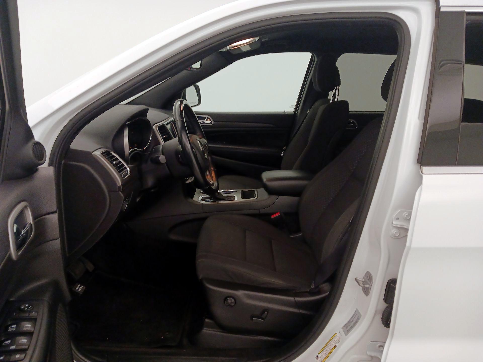 Thumbnail: 2018 Jeep Grand Cherokee - 11