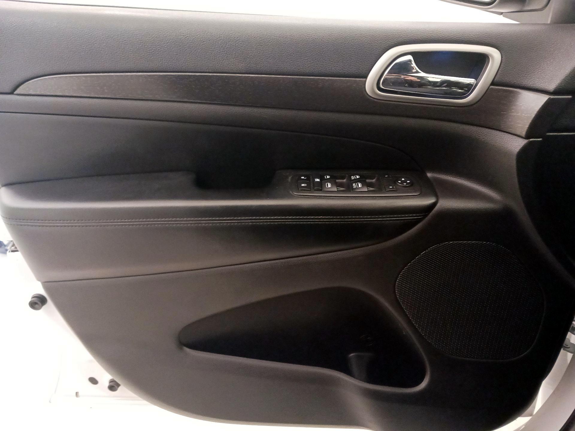 Thumbnail: 2018 Jeep Grand Cherokee - 12