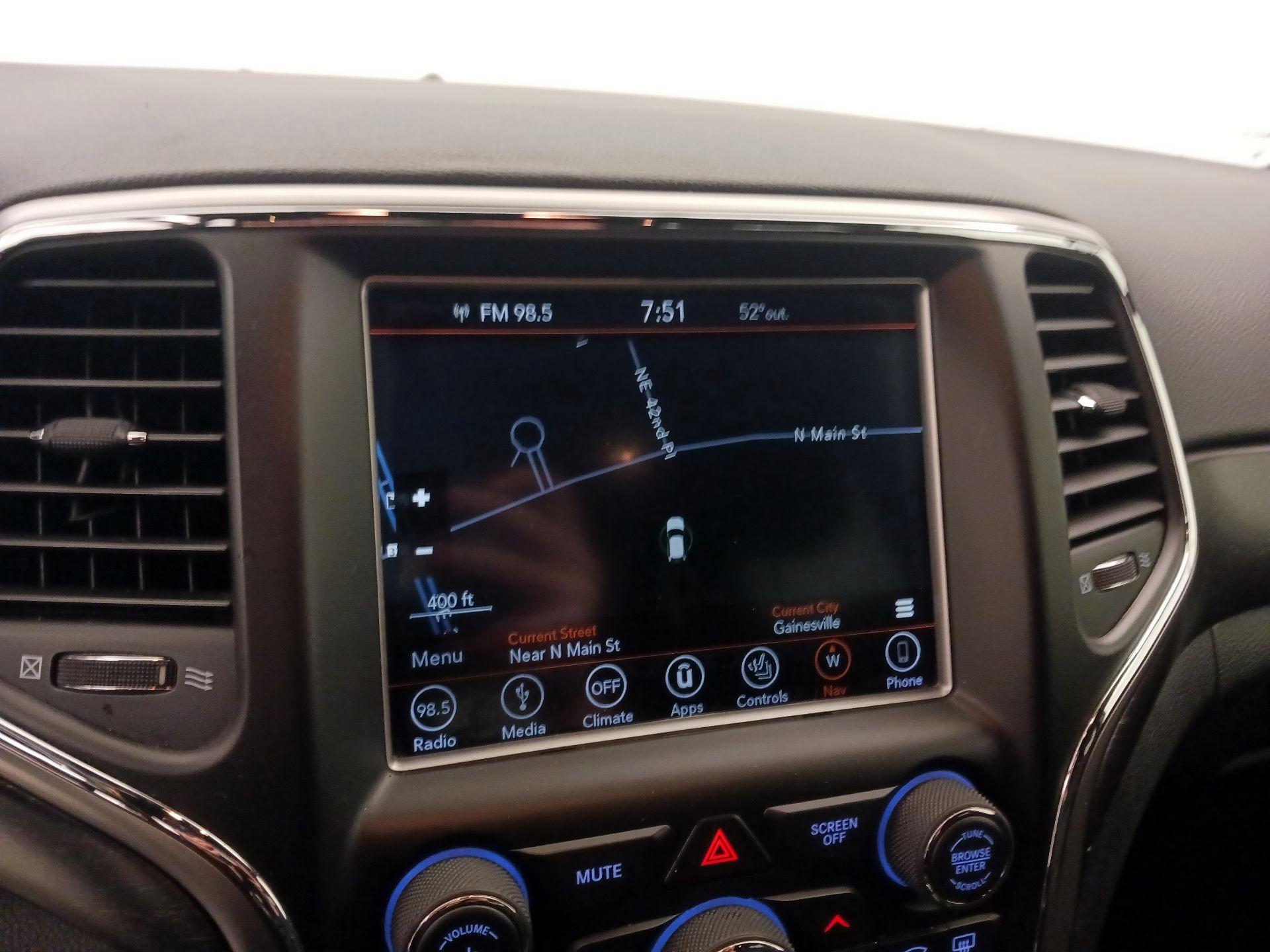 Thumbnail: 2018 Jeep Grand Cherokee - 14