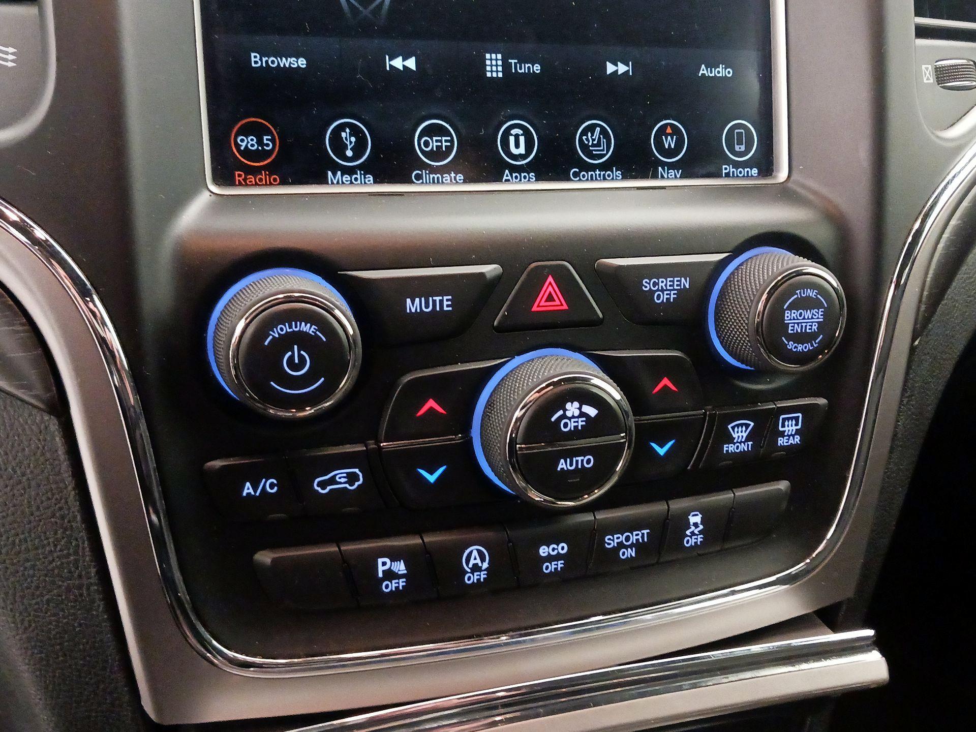 Thumbnail: 2018 Jeep Grand Cherokee - 17