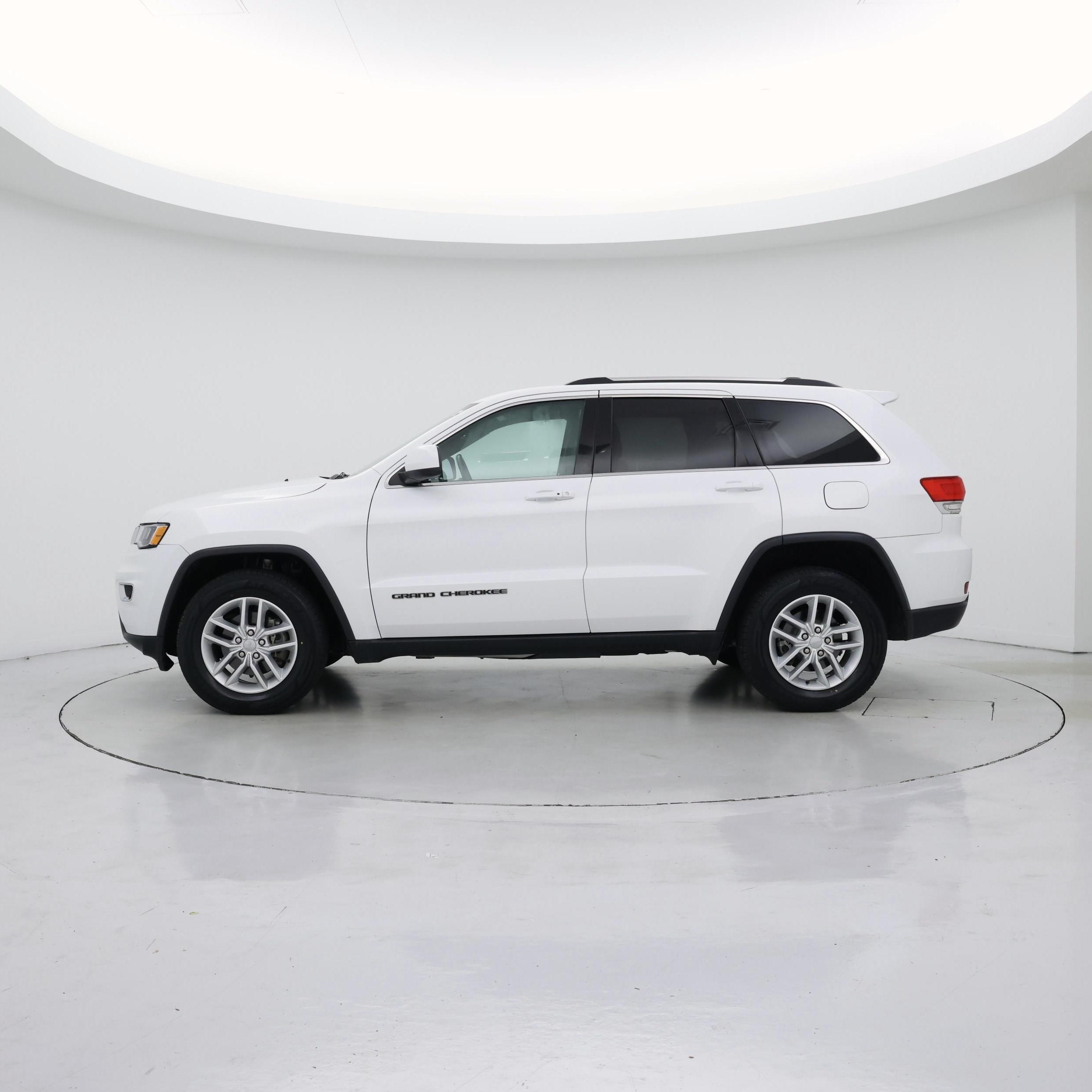 Thumbnail: 2018 Jeep Grand Cherokee - 3