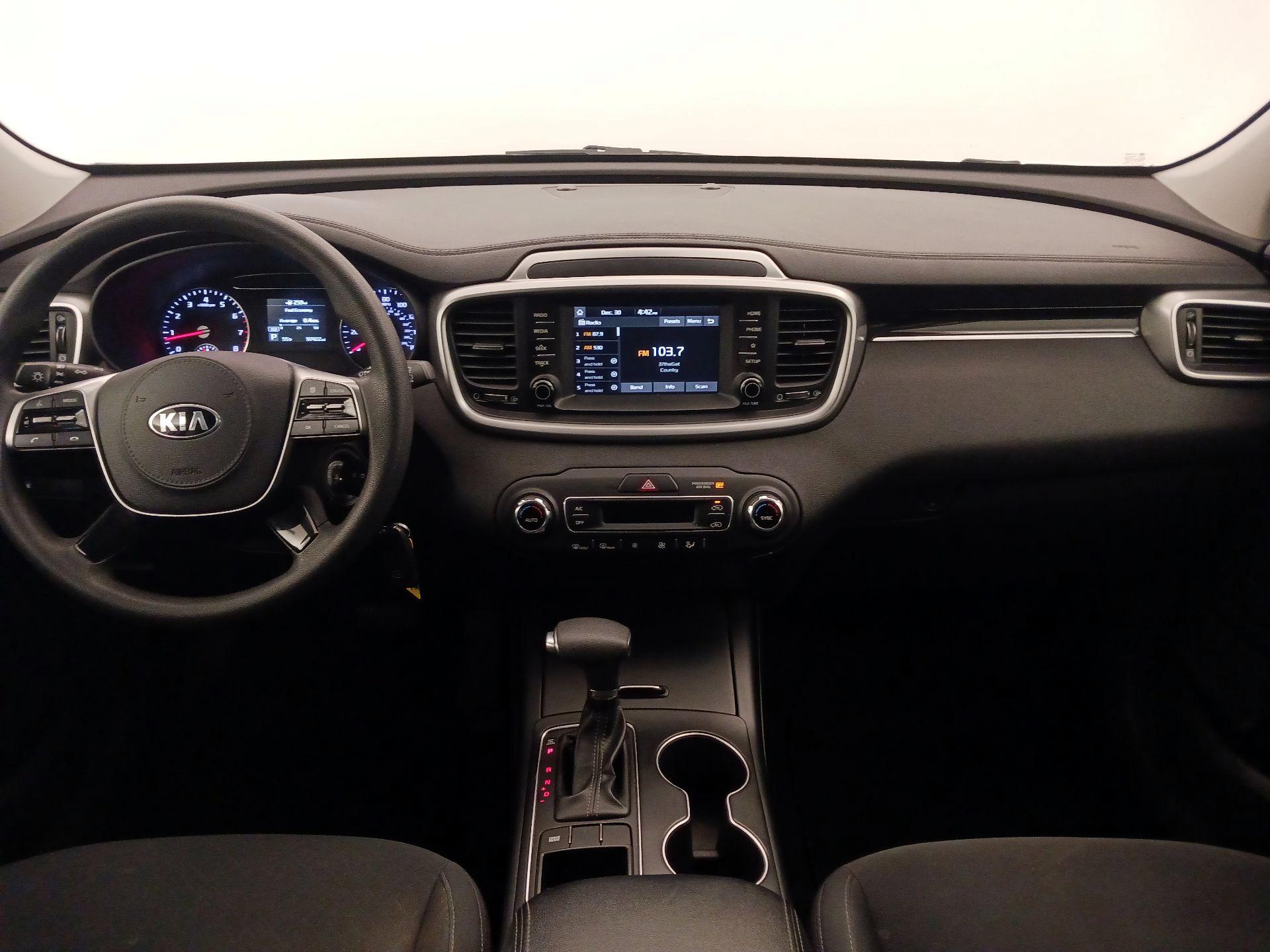 Thumbnail: 2019 Kia Sorento - 9