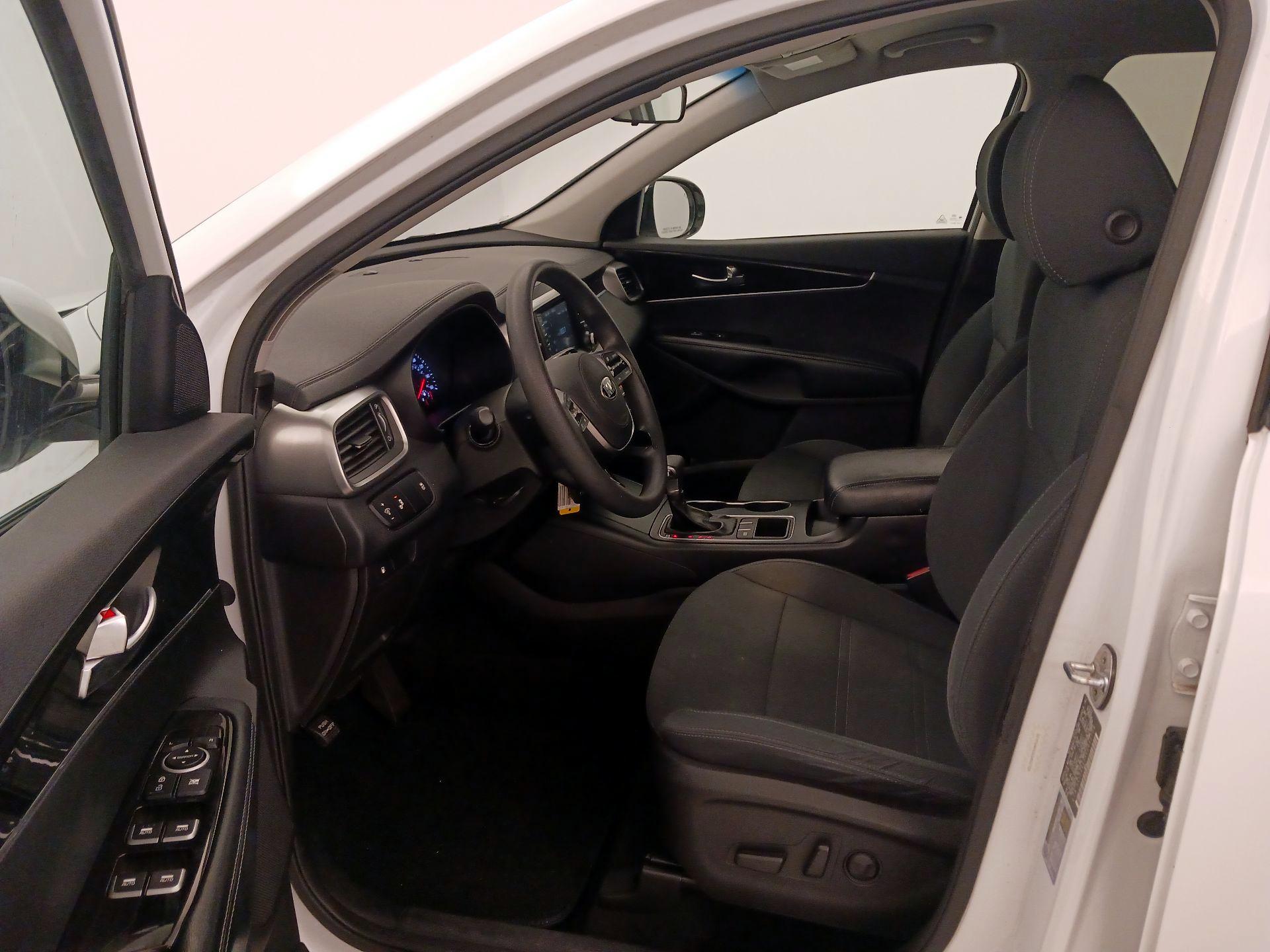 Thumbnail: 2019 Kia Sorento - 11