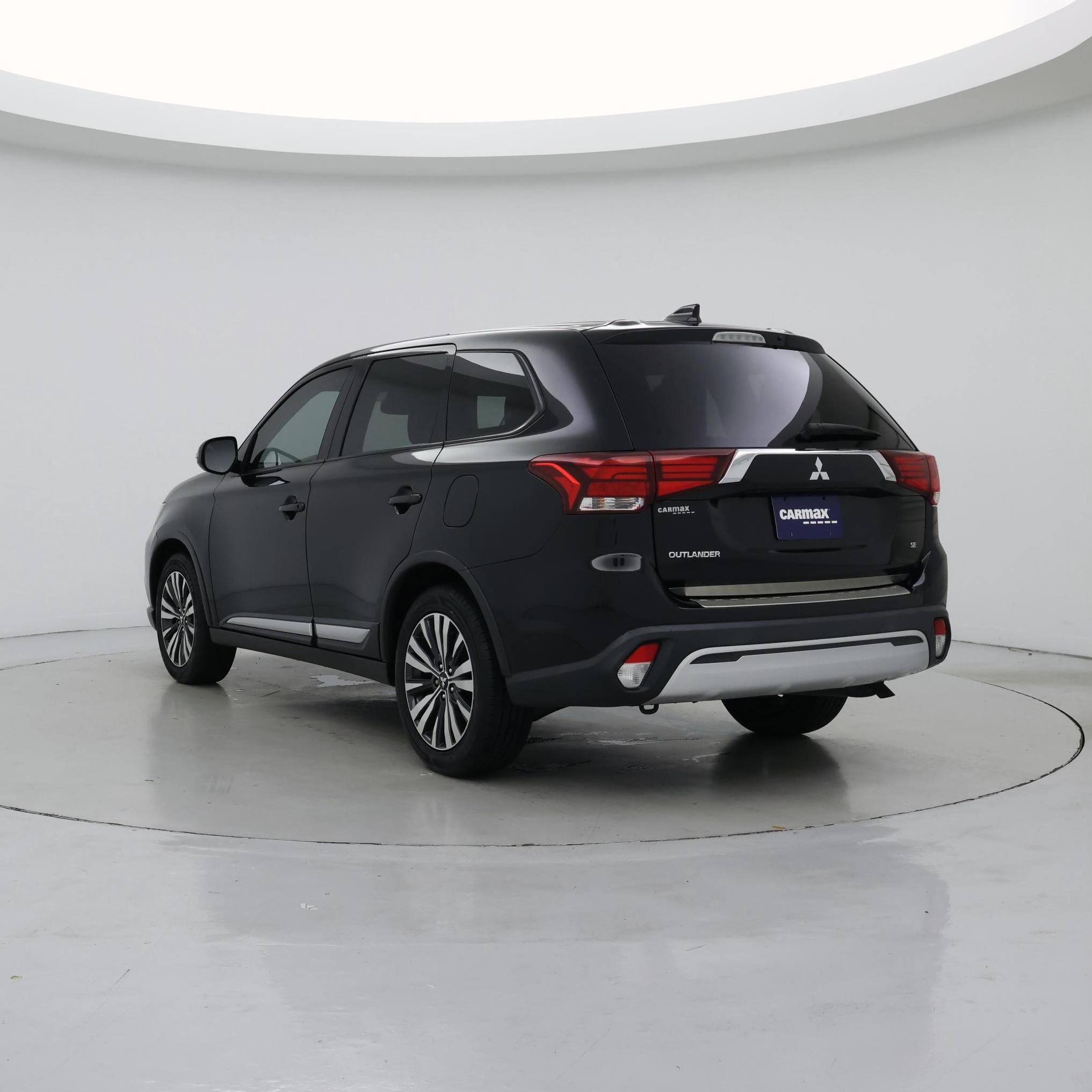 Thumbnail: 2020 Mitsubishi Outlander - 2