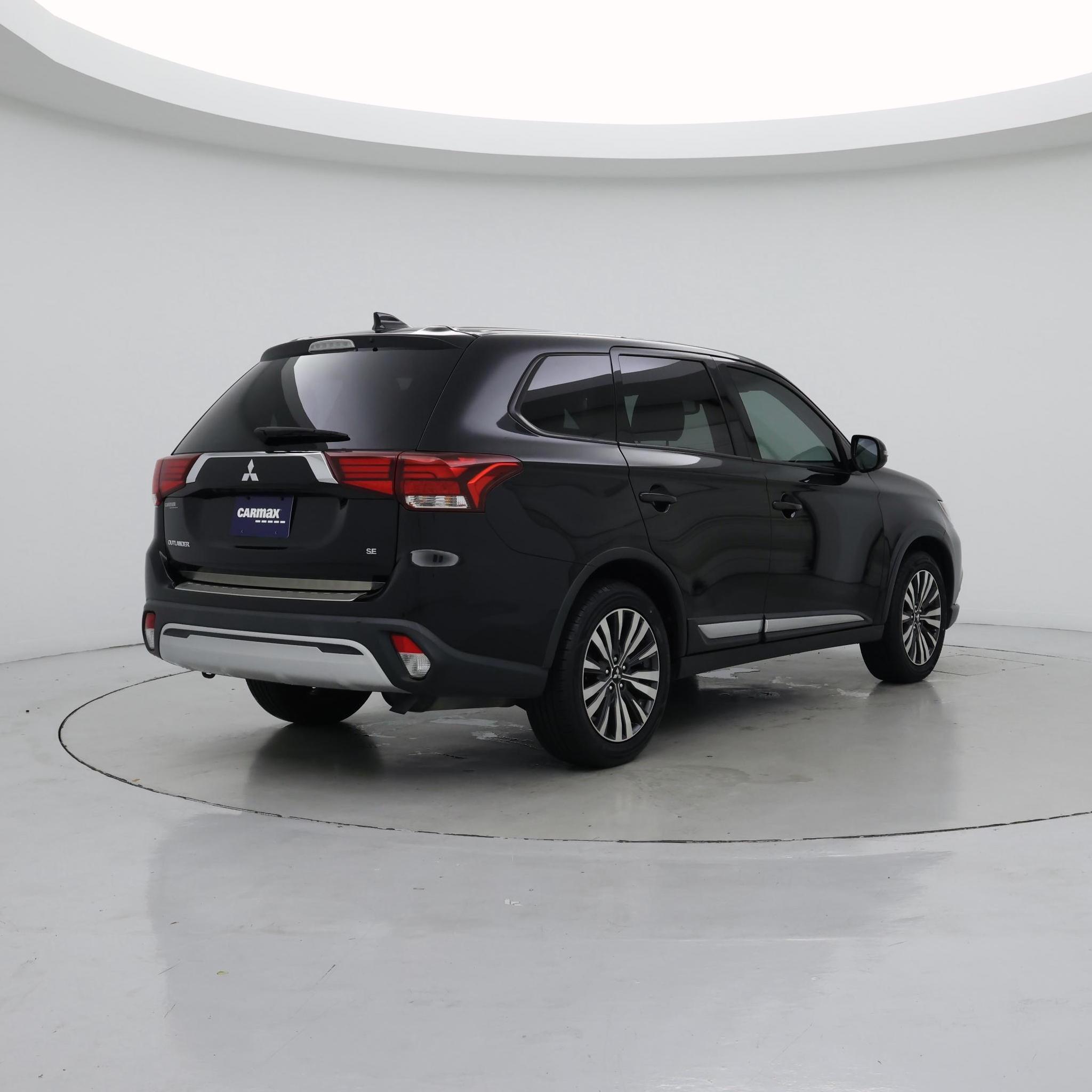 Thumbnail: 2020 Mitsubishi Outlander - 8