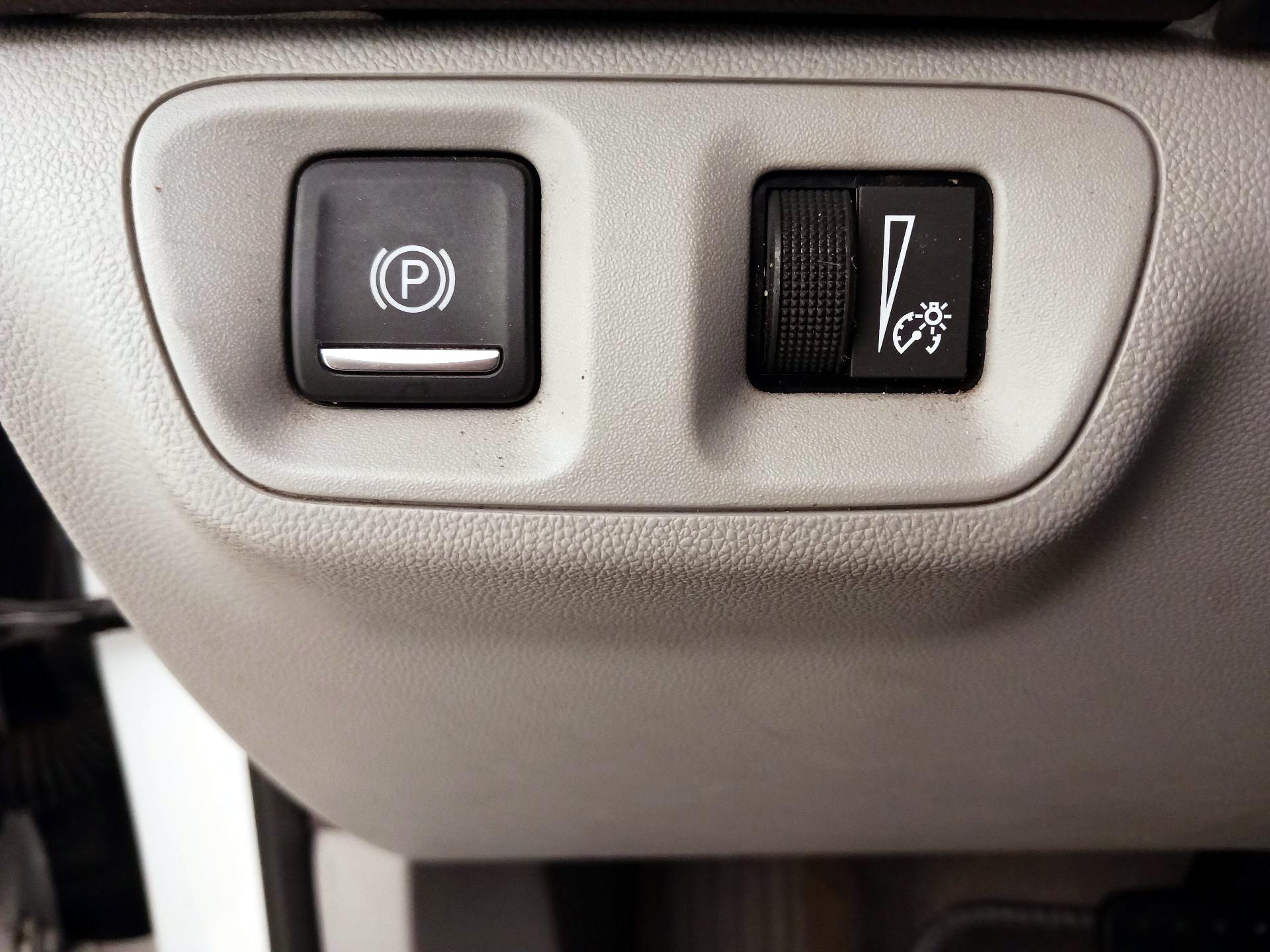 Thumbnail: 2017 GMC Acadia - 13