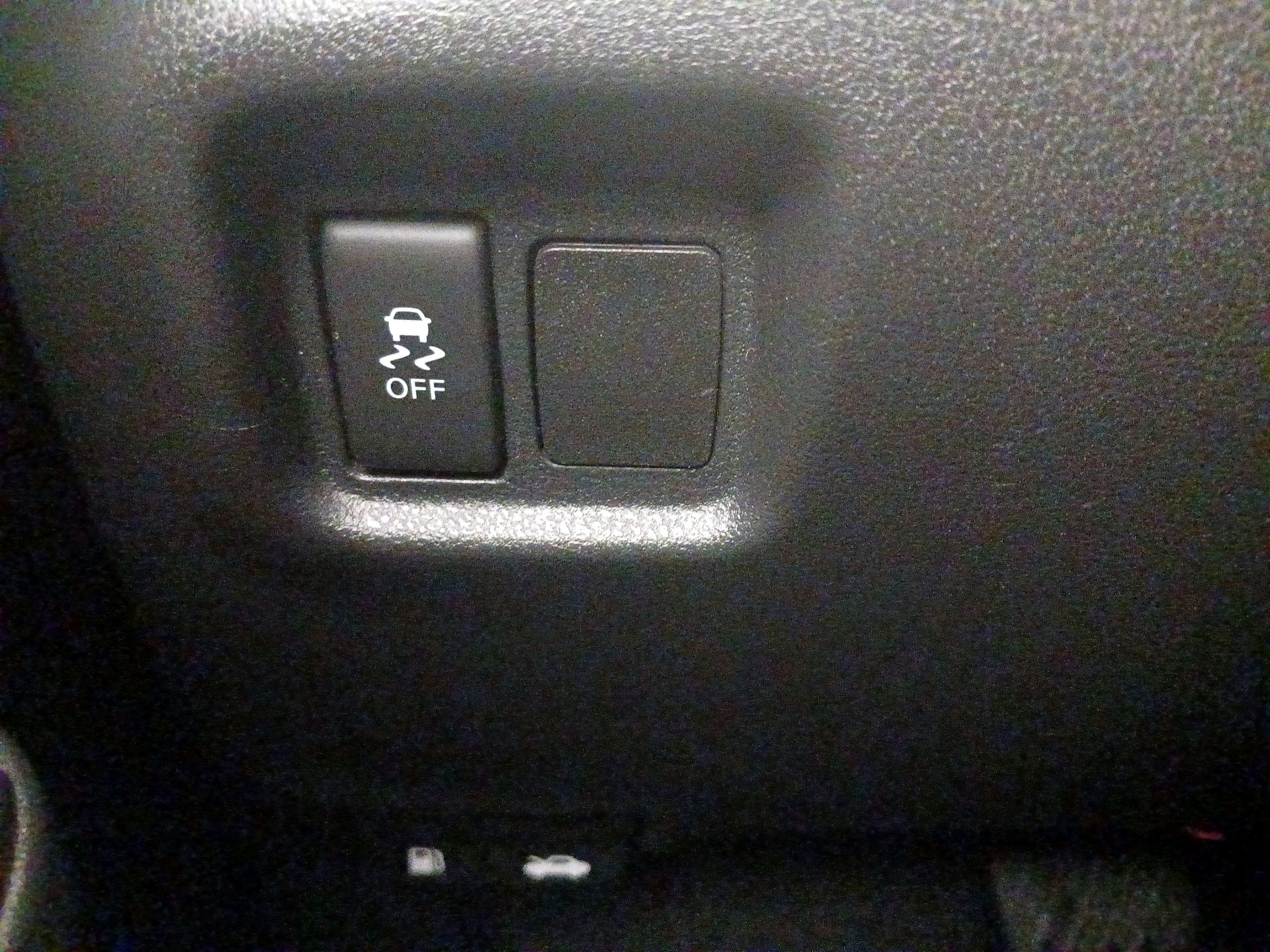 Thumbnail: 2018 Nissan Versa - 13