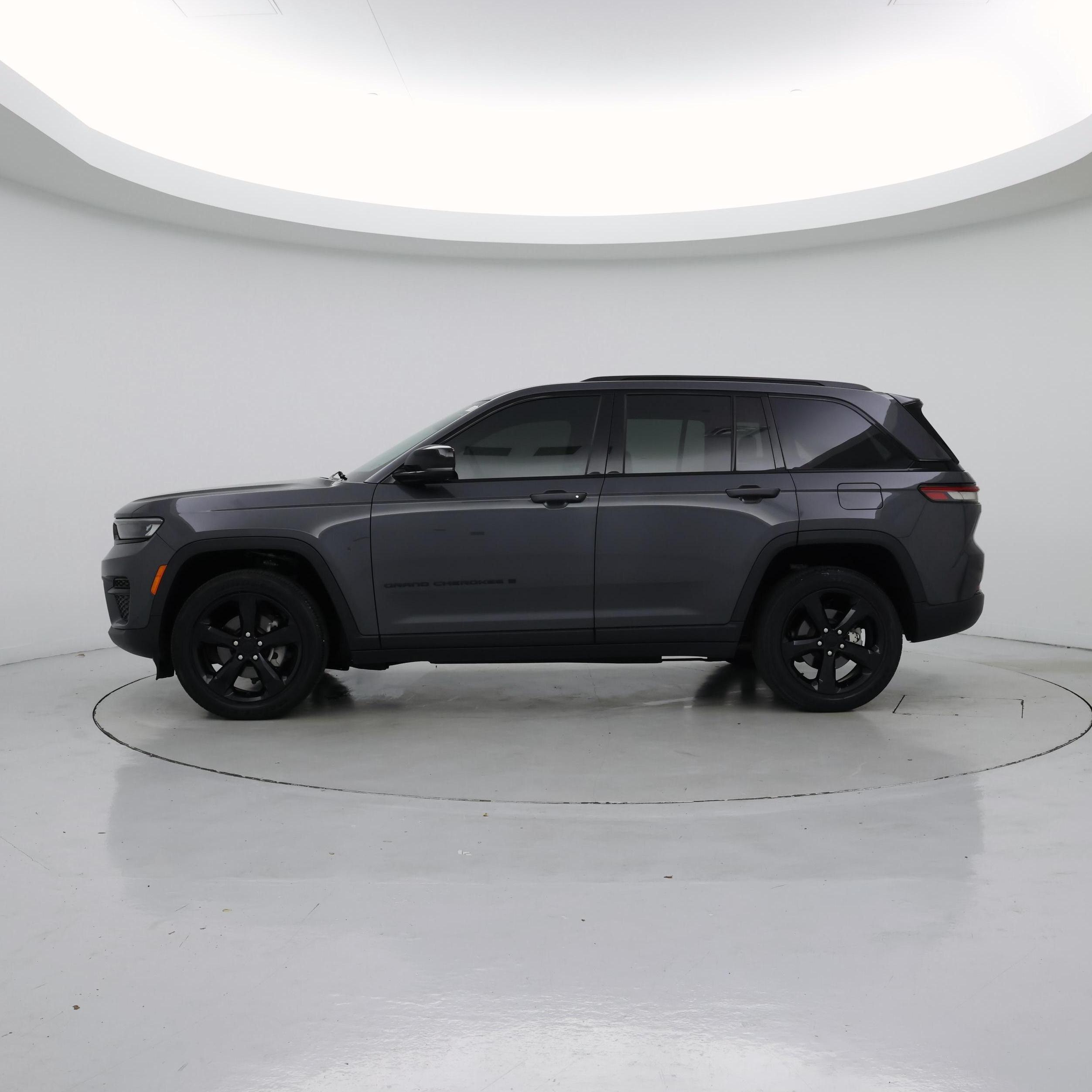 Thumbnail: 2022 Jeep Grand Cherokee - 3