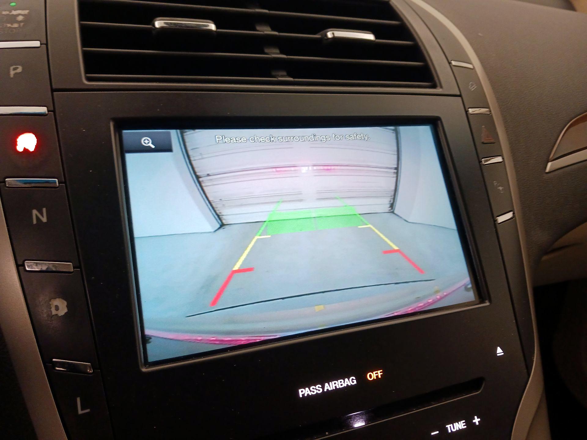 Thumbnail: 2015 Lincoln MKZ - 14