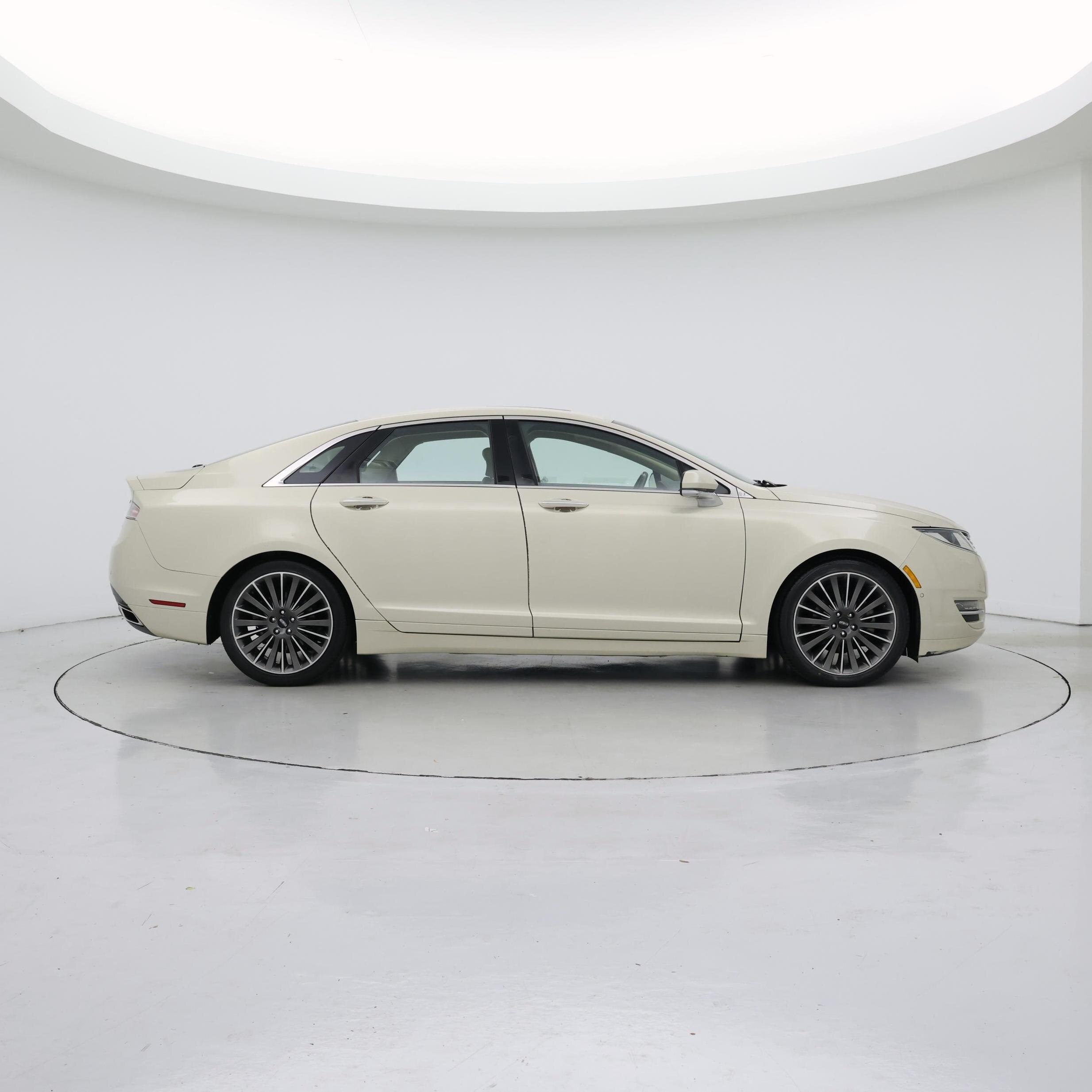 Thumbnail: 2015 Lincoln MKZ - 7