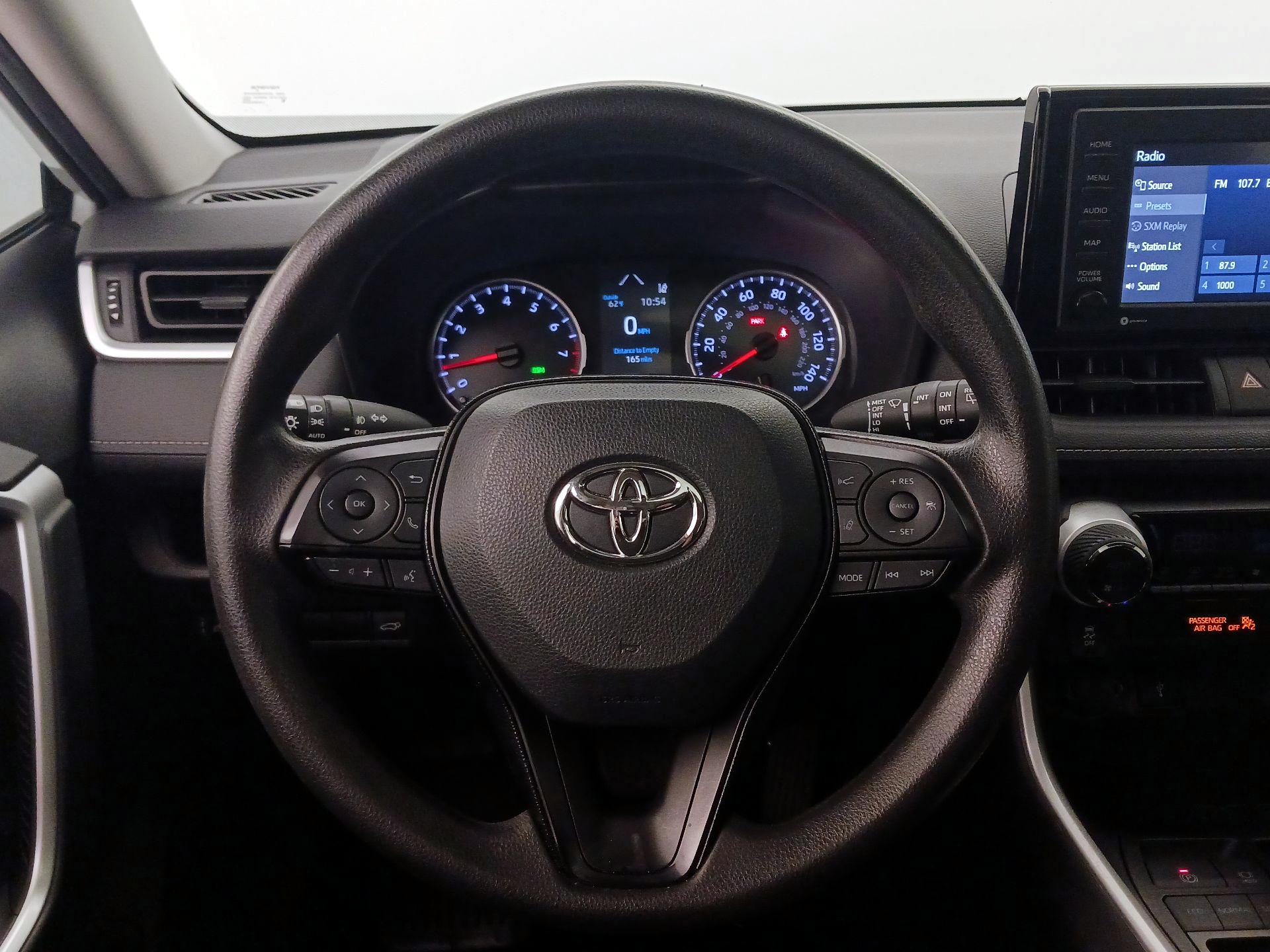 Thumbnail: 2021 Toyota RAV4 - 10