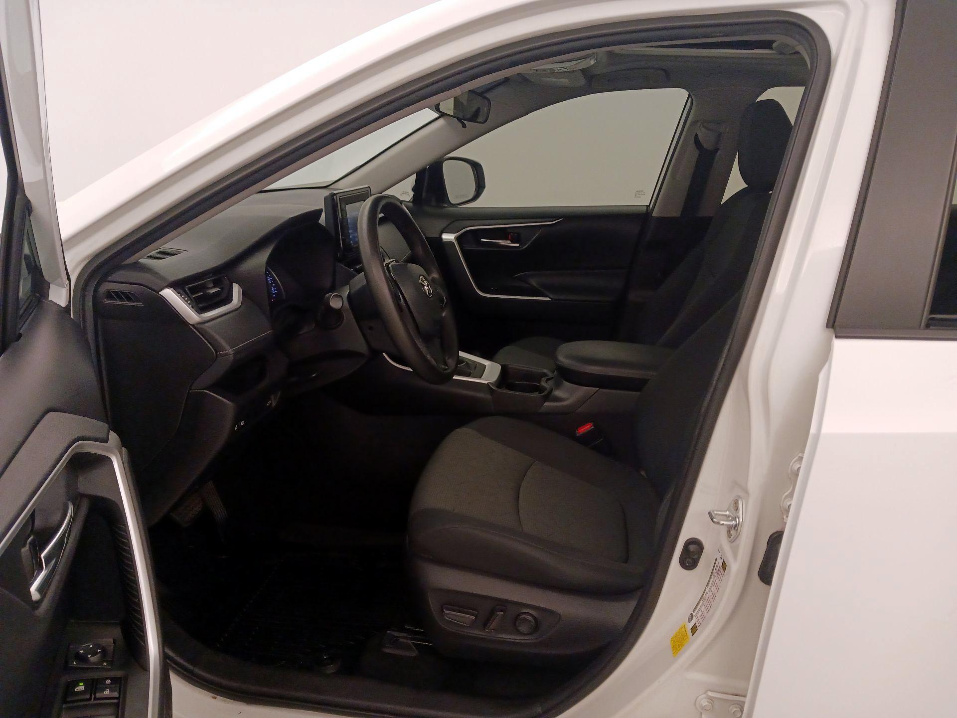 Thumbnail: 2021 Toyota RAV4 - 11